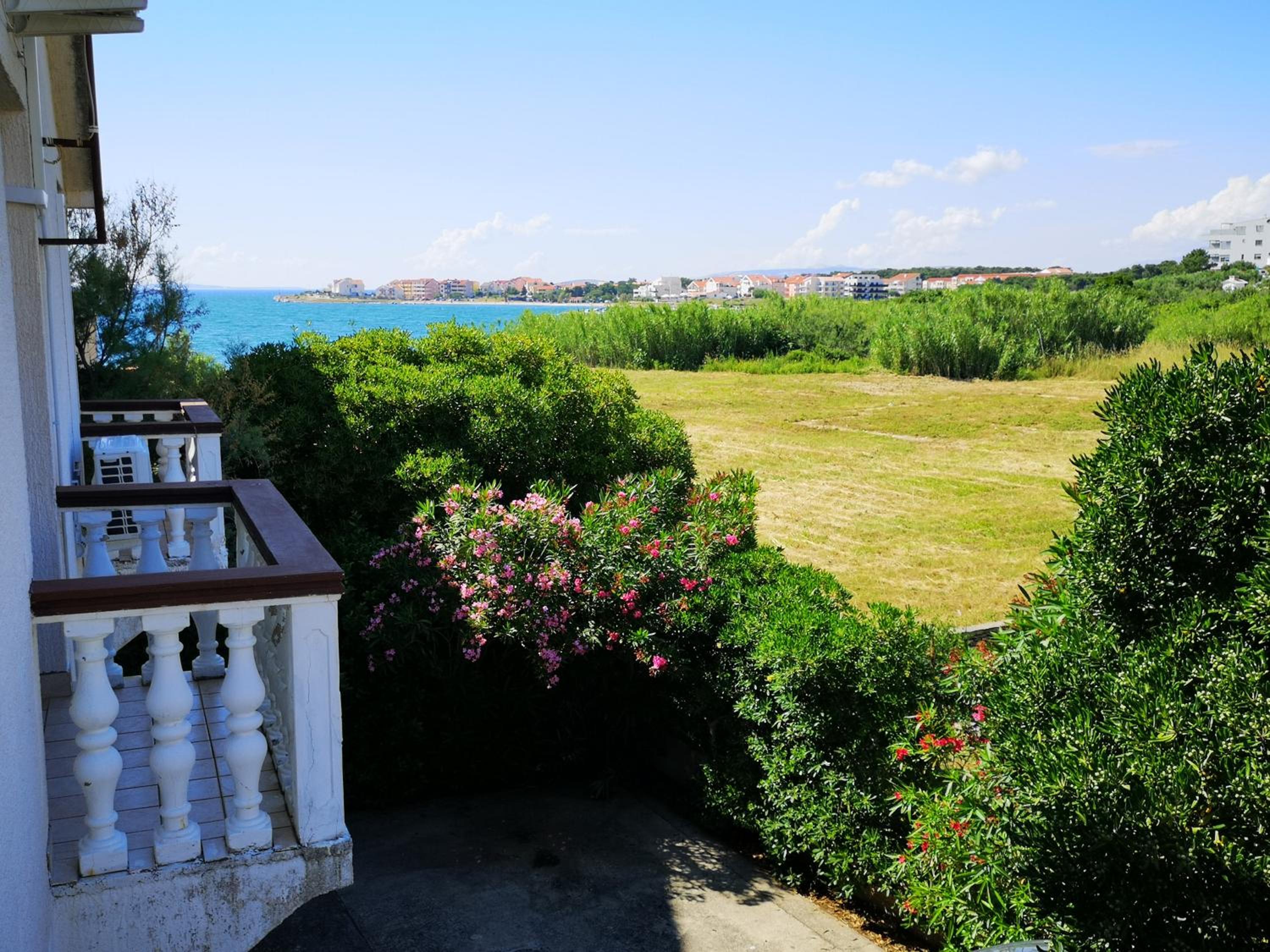 Apartments MINT Povljana - 50m from sandy beach