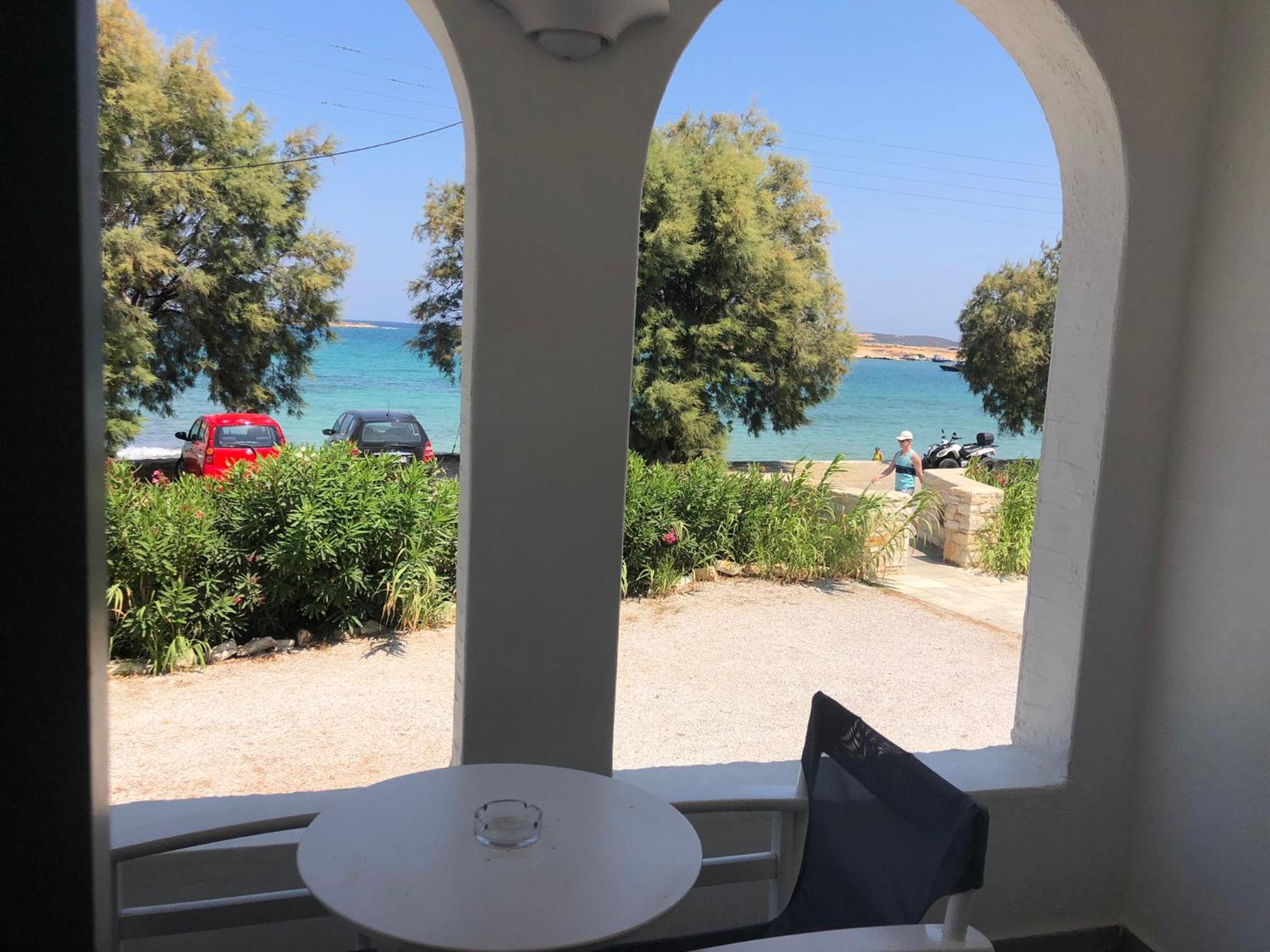 Roussos Beach Hotel