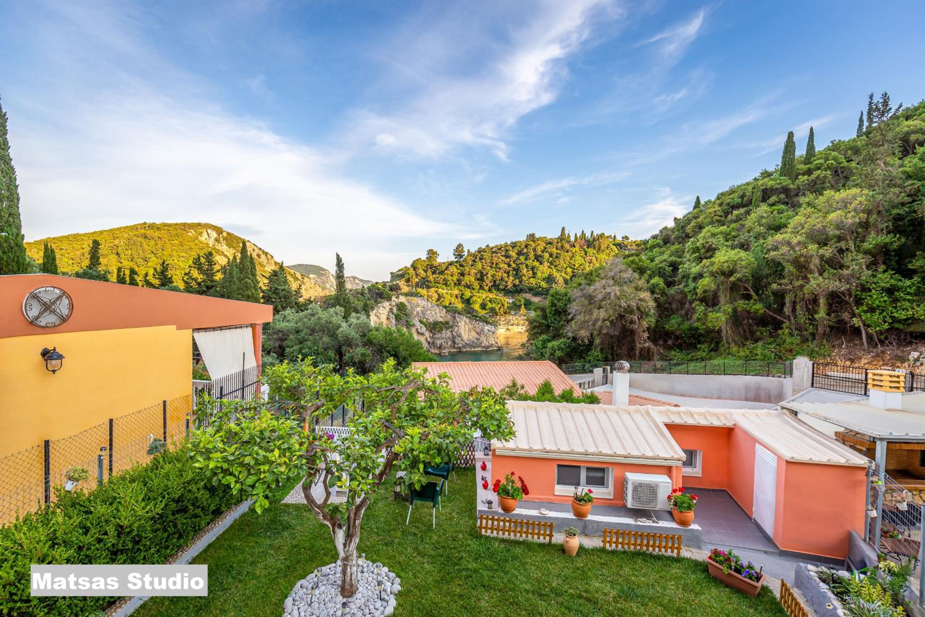 Matsas House & Studio photo 5