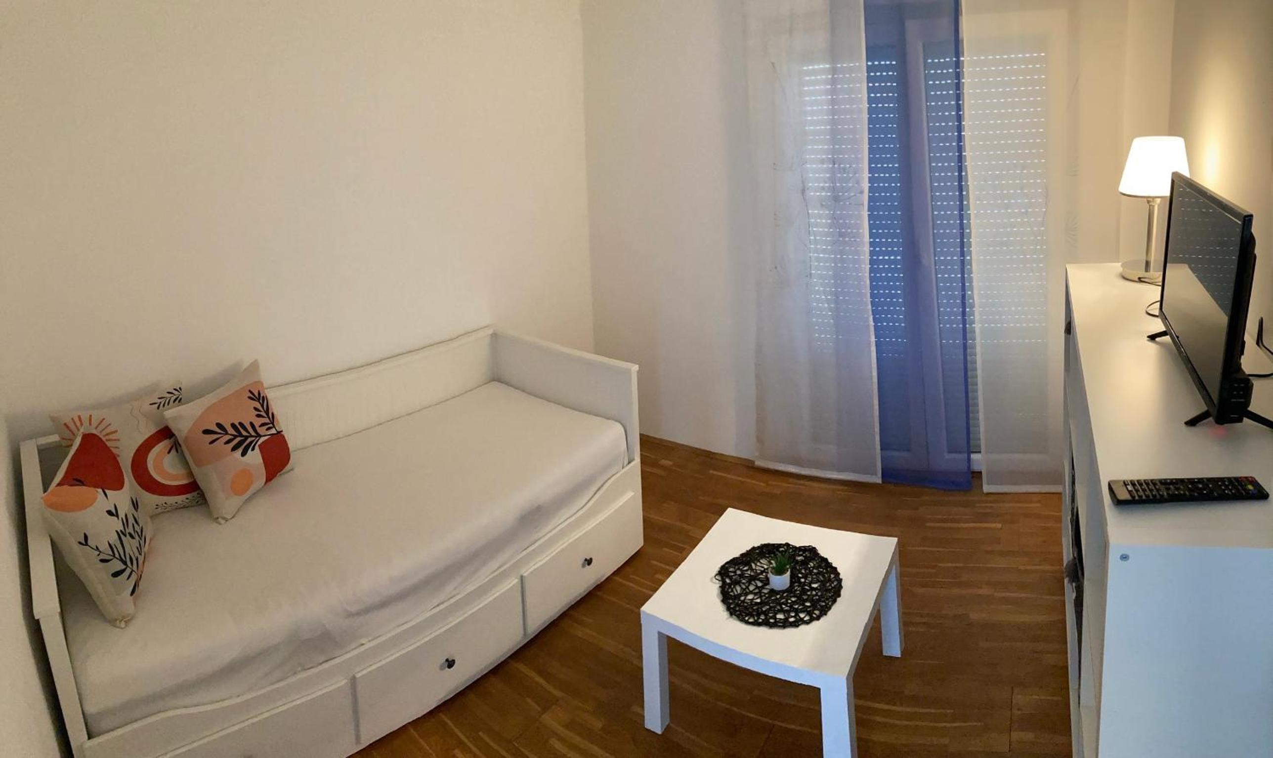 Apartmani Lovre i Zara view 2