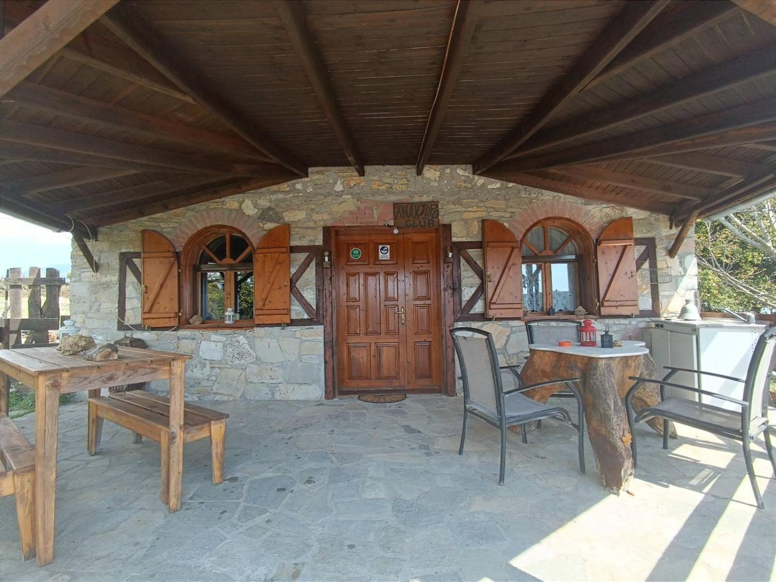 Mountain House Kastro