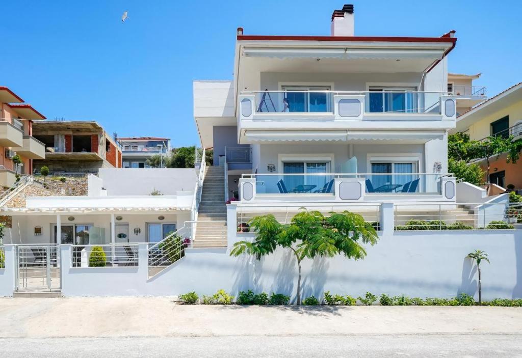 Tarsa's House by the Sea view 2