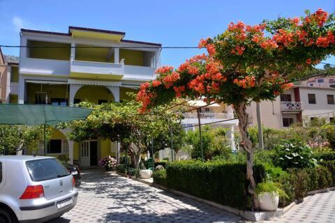 Villa Vlade- from pool to the beach in one minute — photo 3
