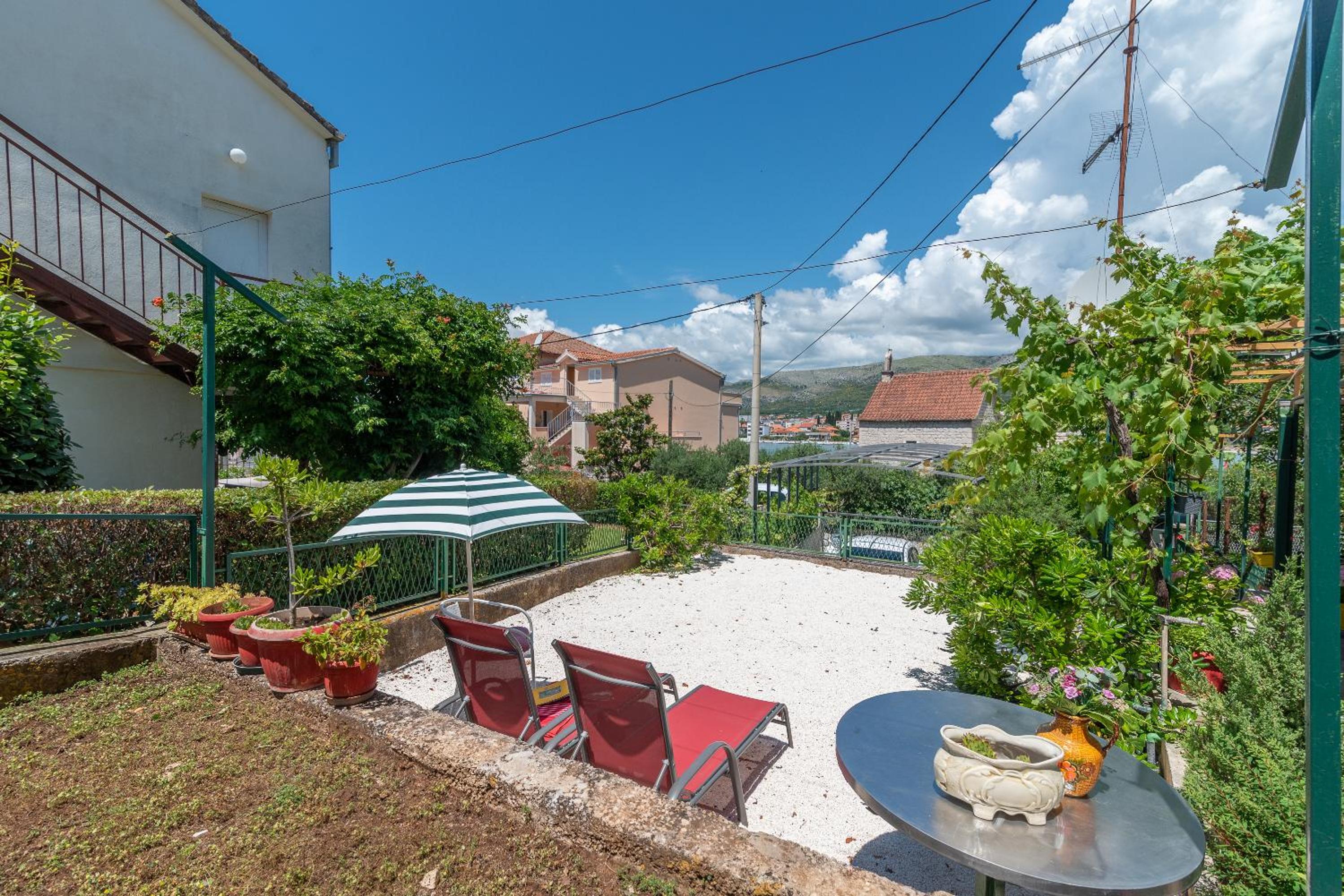 Apartment Hrabar Longo view 2