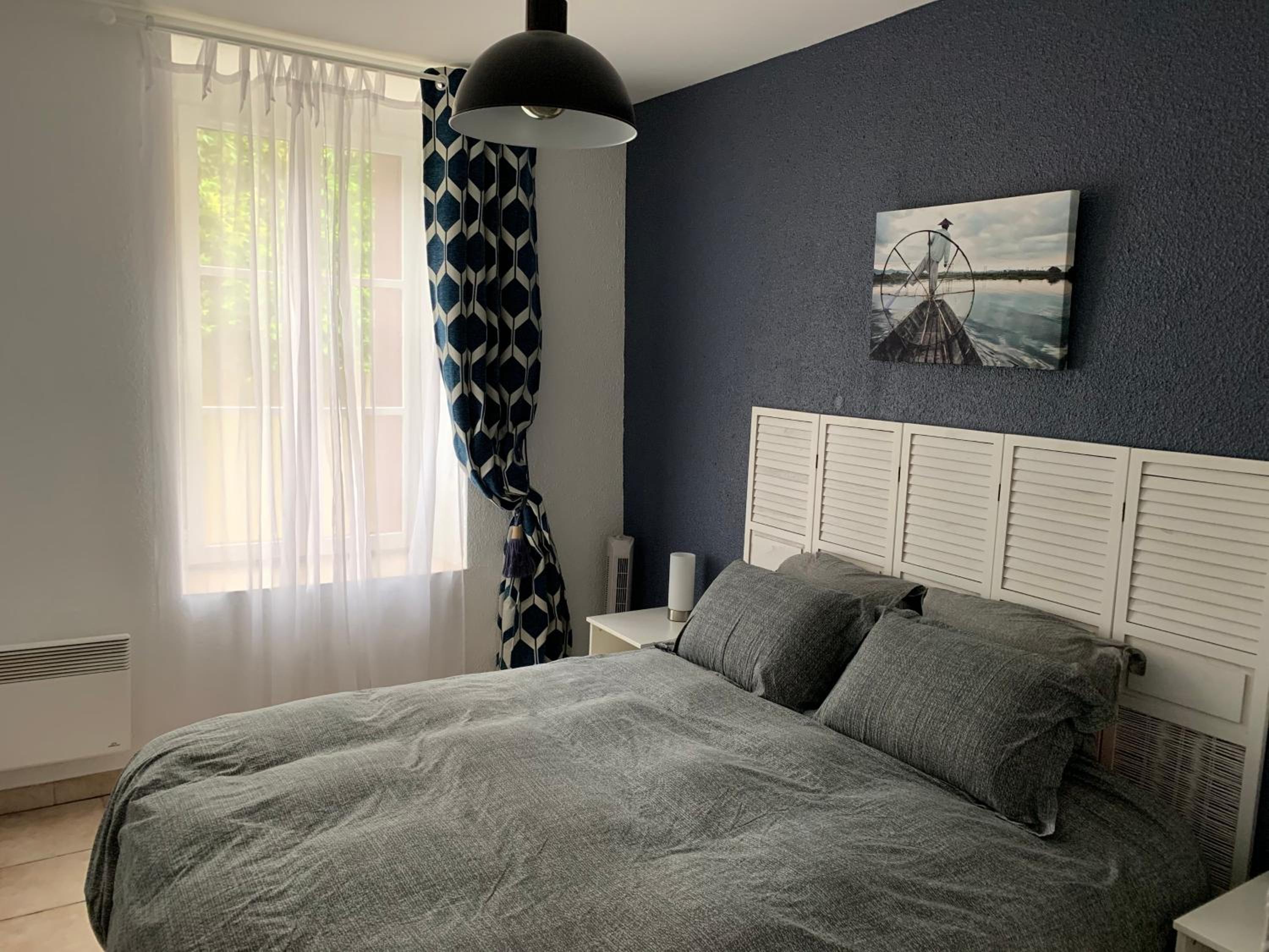 Chez Jean - Newly renovated air-conditioned flat at the foot of the ramparts, 4 people