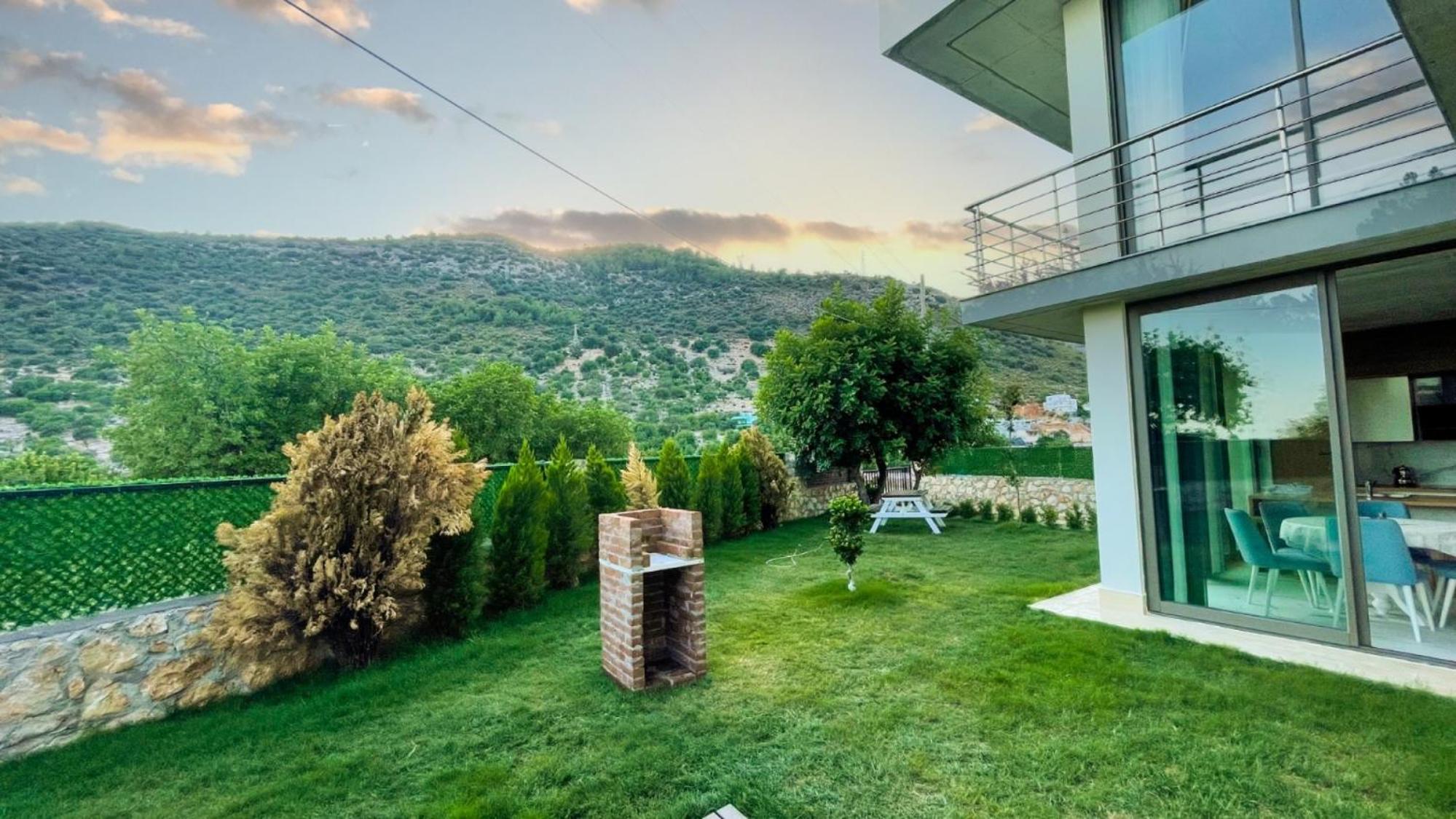 Villa w Pool Jacuzzi 5 min to Marina in Antalya