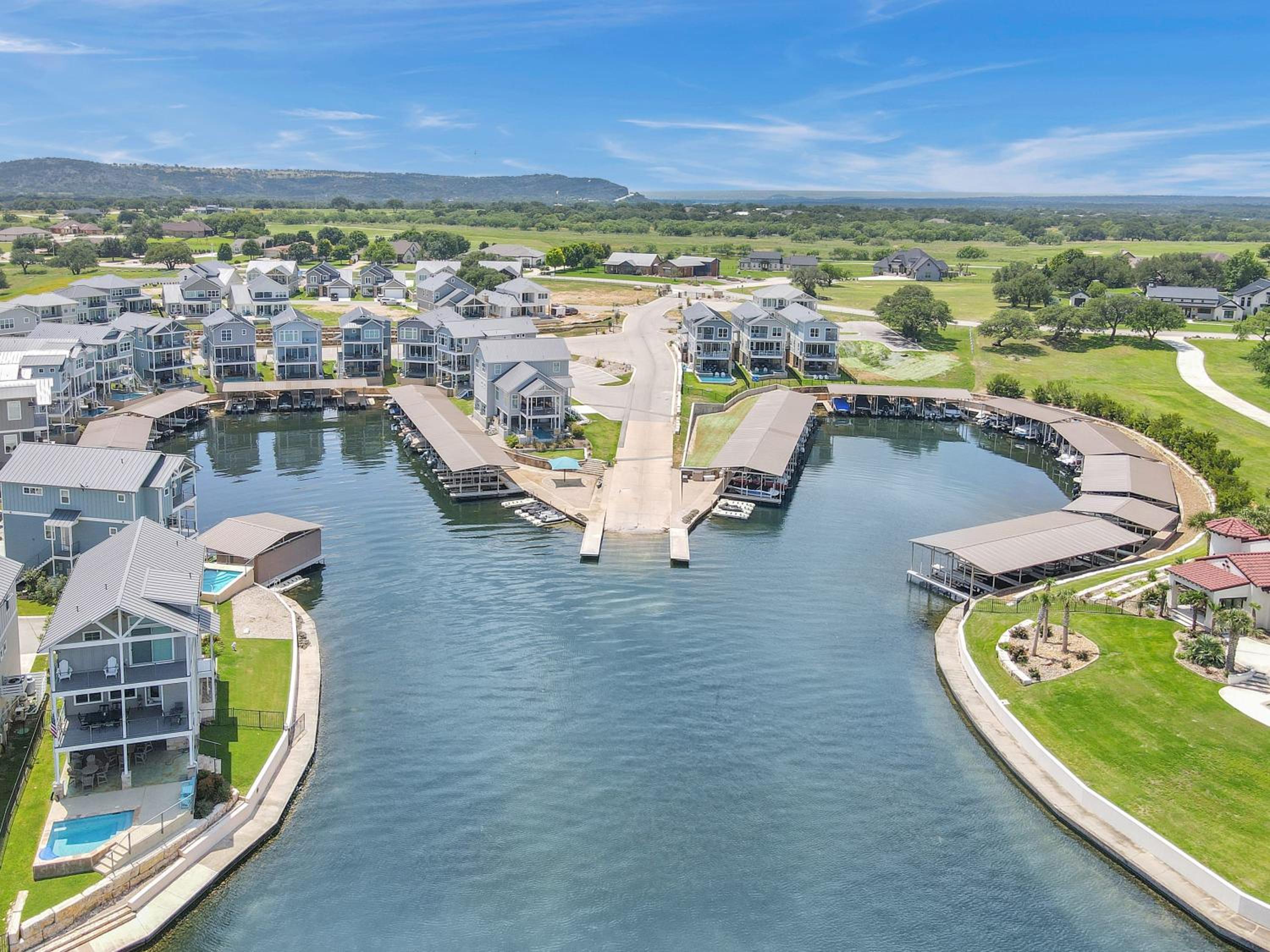 Lakeside Property with Temperature Control Pool on Lake LBJ