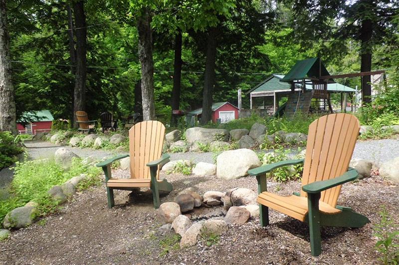 Hide-A-Way Waterfront Cottages