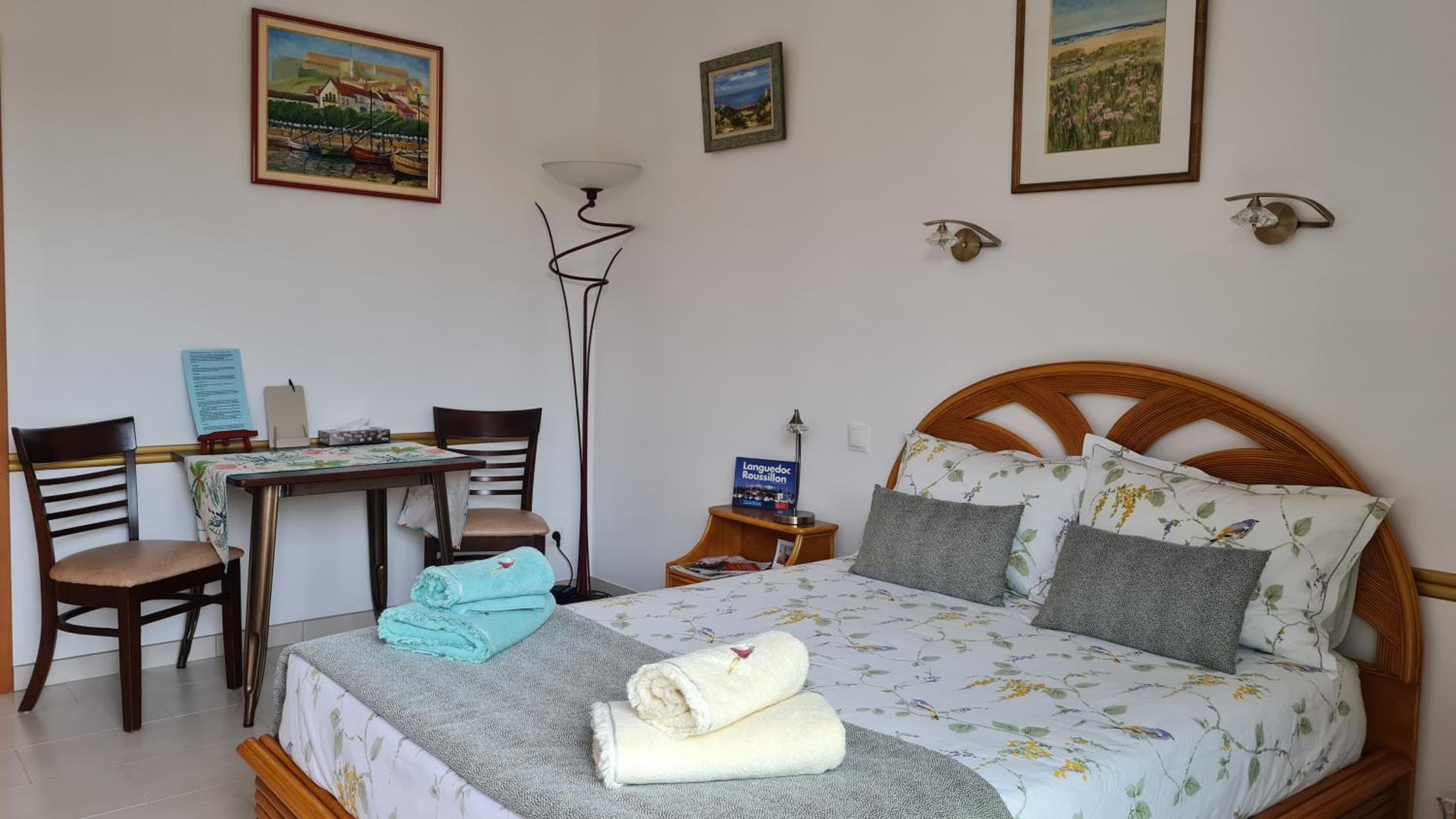 Chambres d'hôtes B&B La Bergeronnette avec piscine couverte chauffée