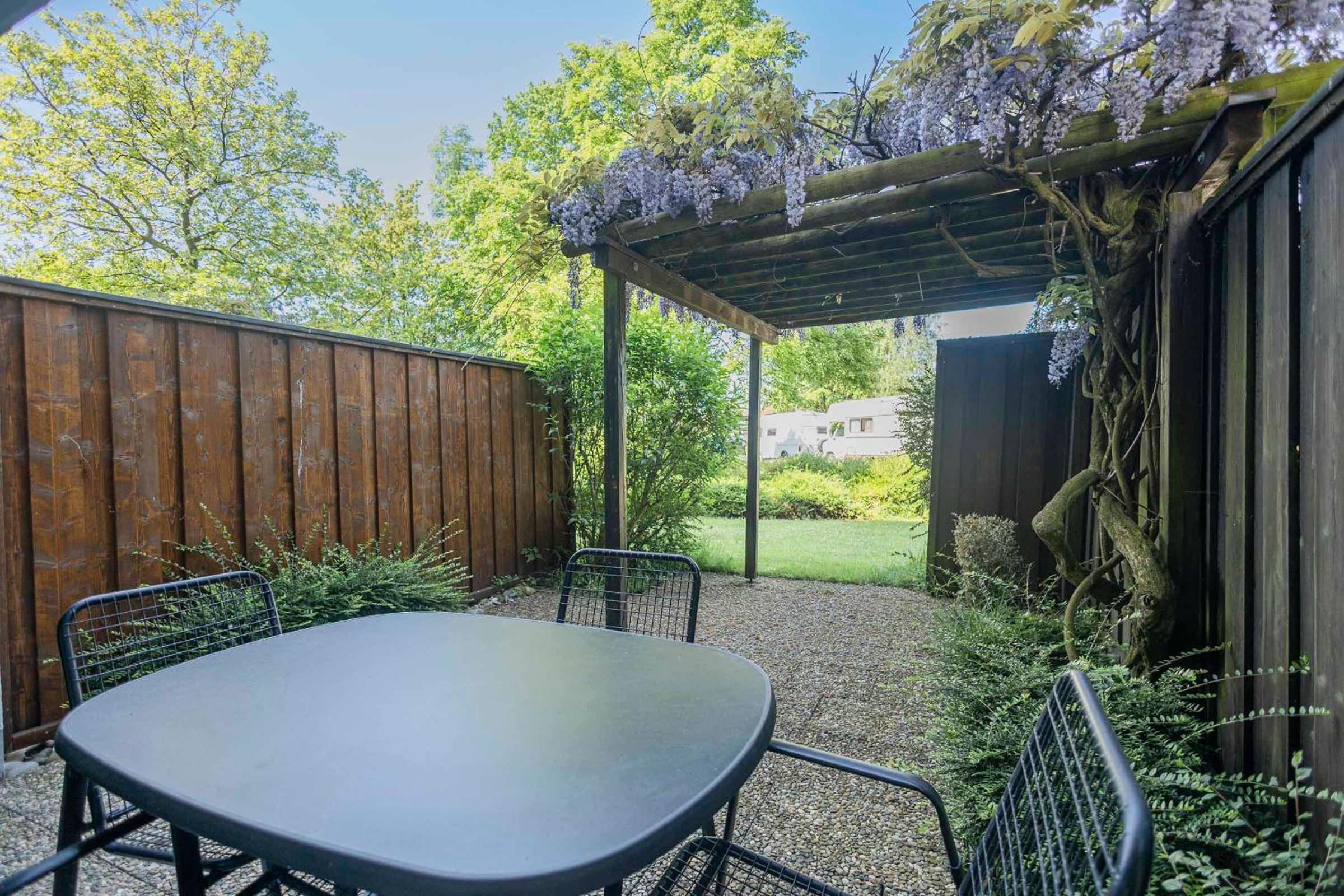 Ferienwohnpark Immenstaad am Bodensee Zwei-Zimmer-Apartment 51 06