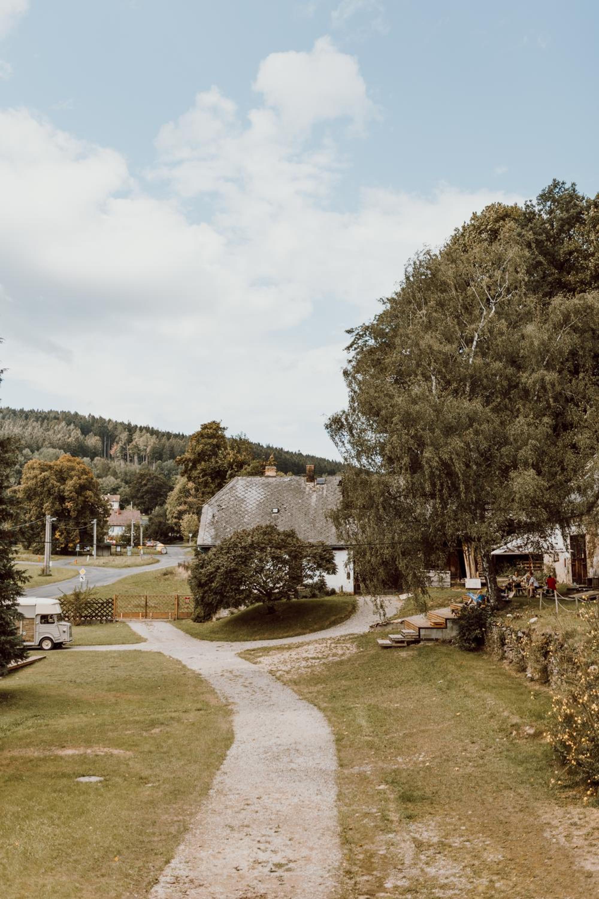 Nezámek