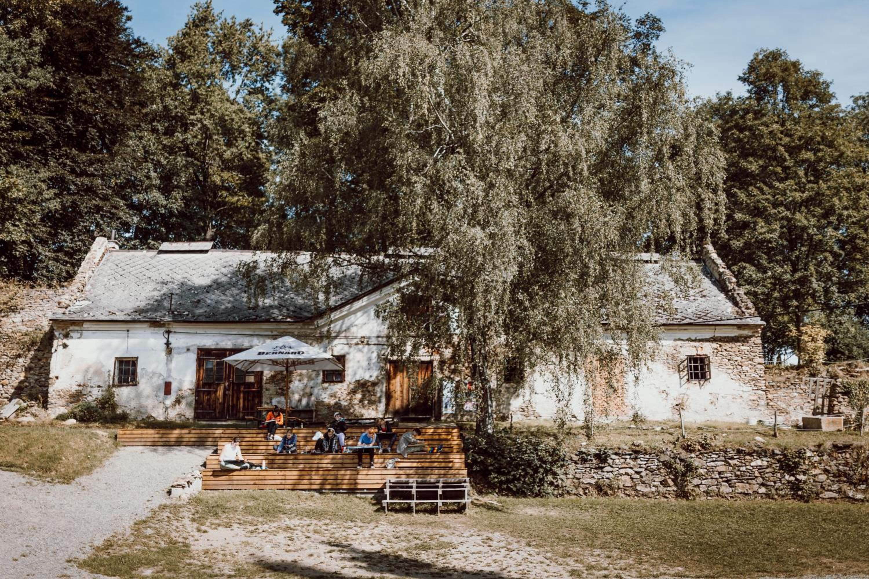 Nezámek