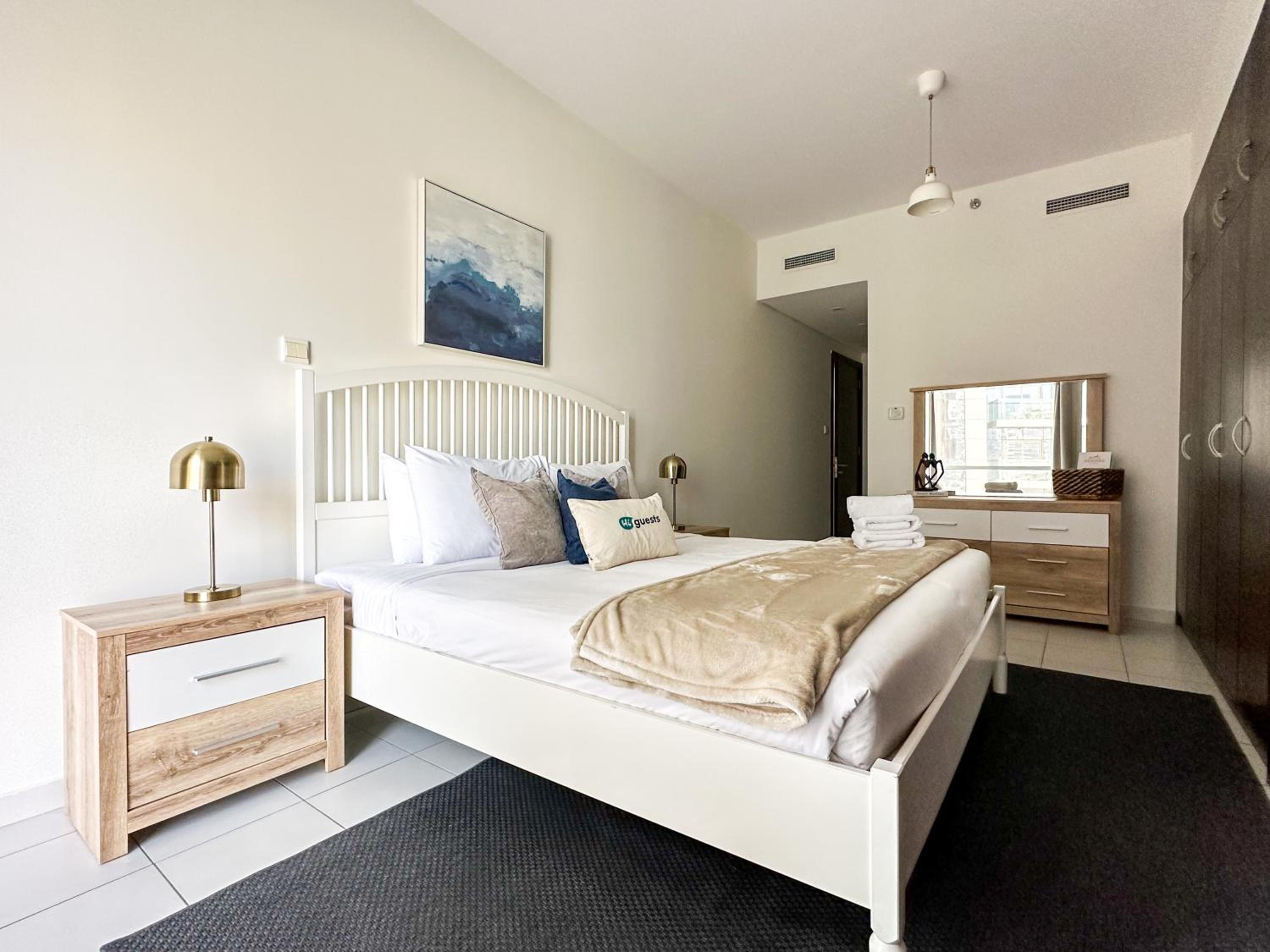 HiGuests - Luxe Apartment With Incredible Marina Views