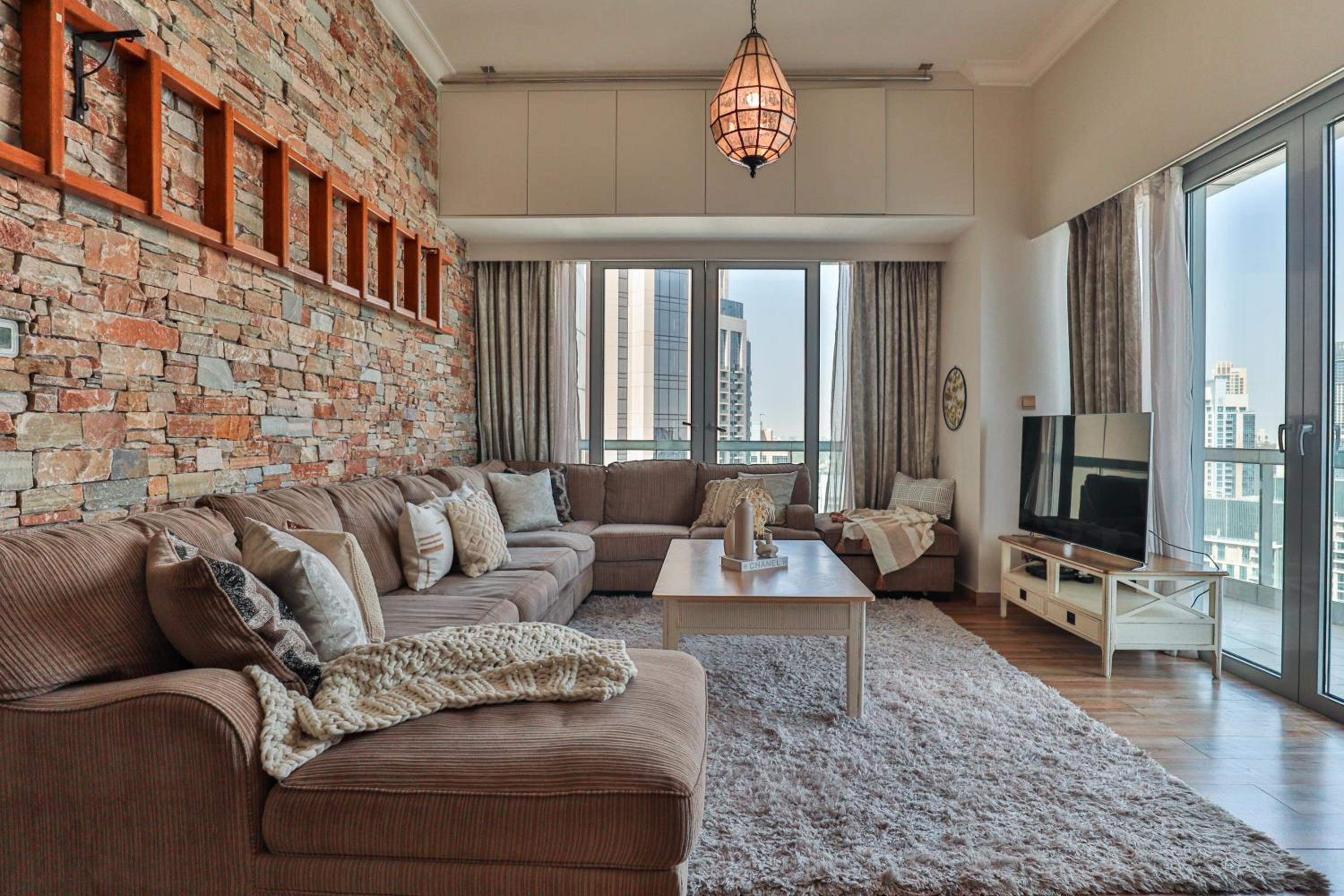 HiGuests - Arabesque Apt with Private Jacuzzi and Terrace