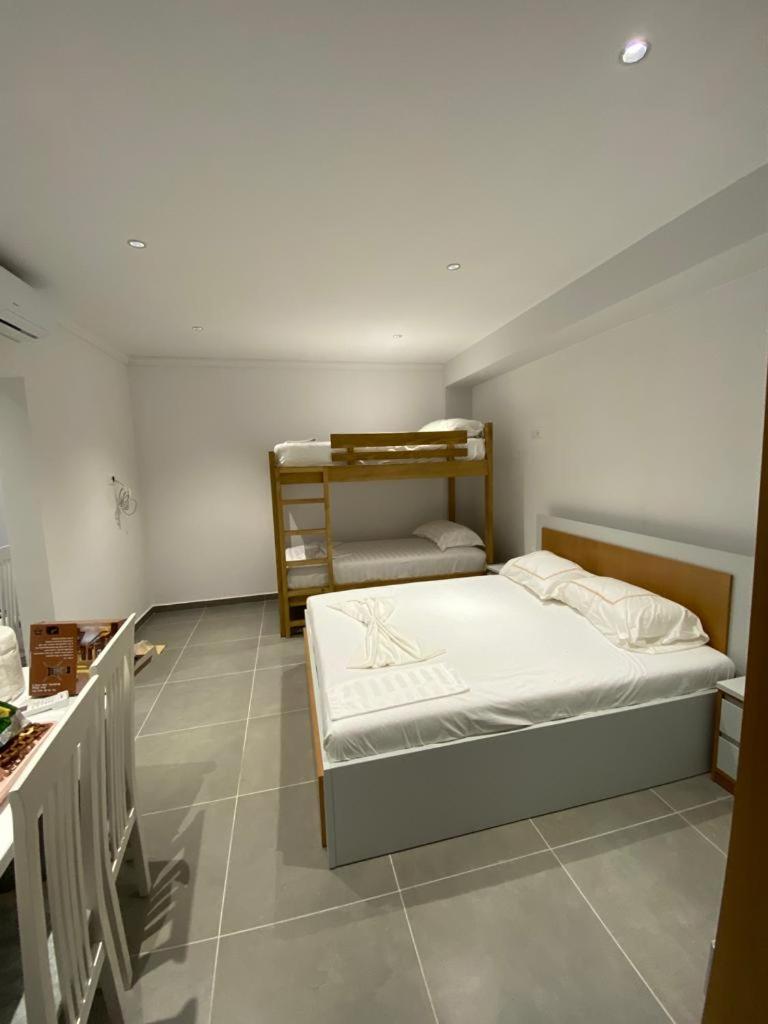 Seana Villa