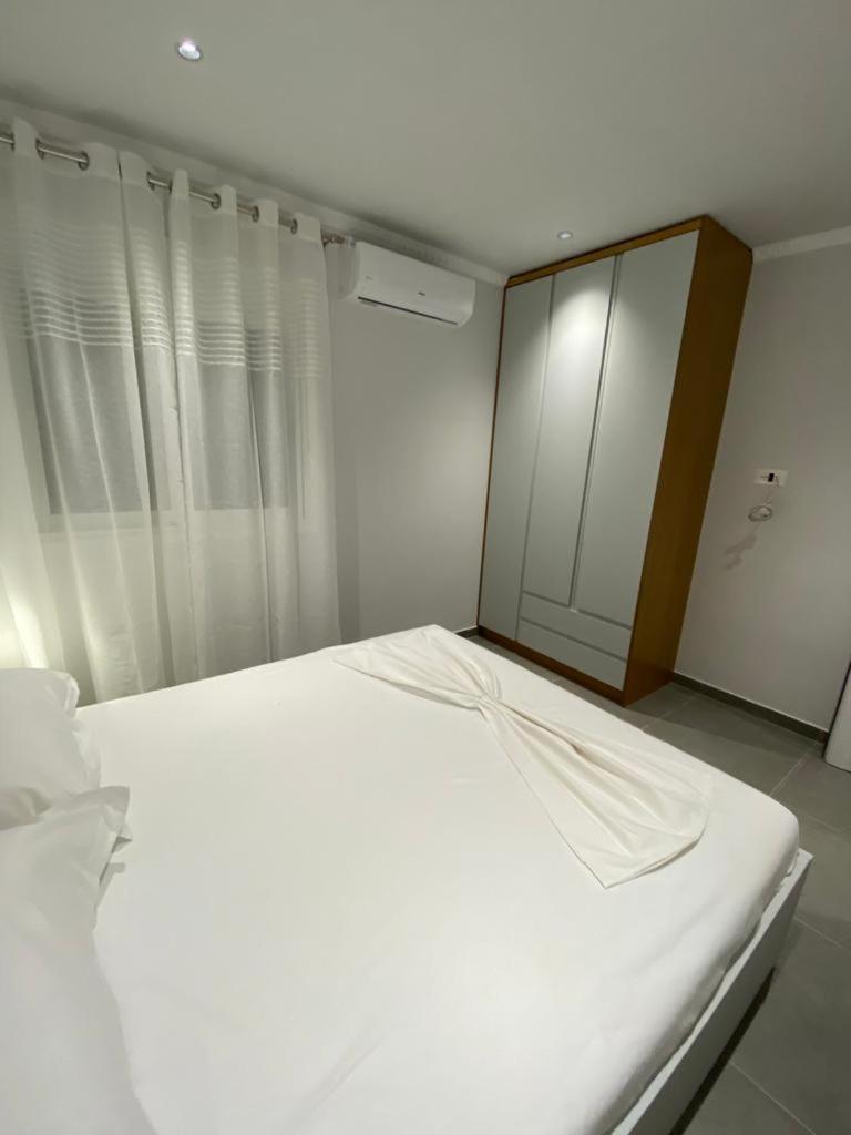 Seana Villa