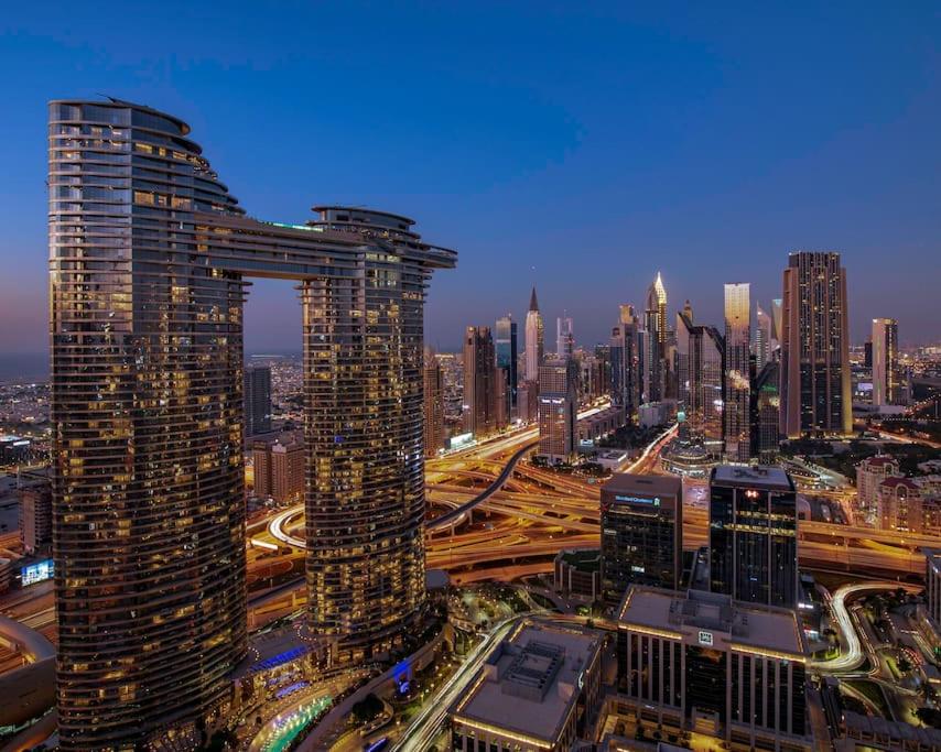 FIRST CLASS 2BR with full DUBAI SKYLINE & SEA view