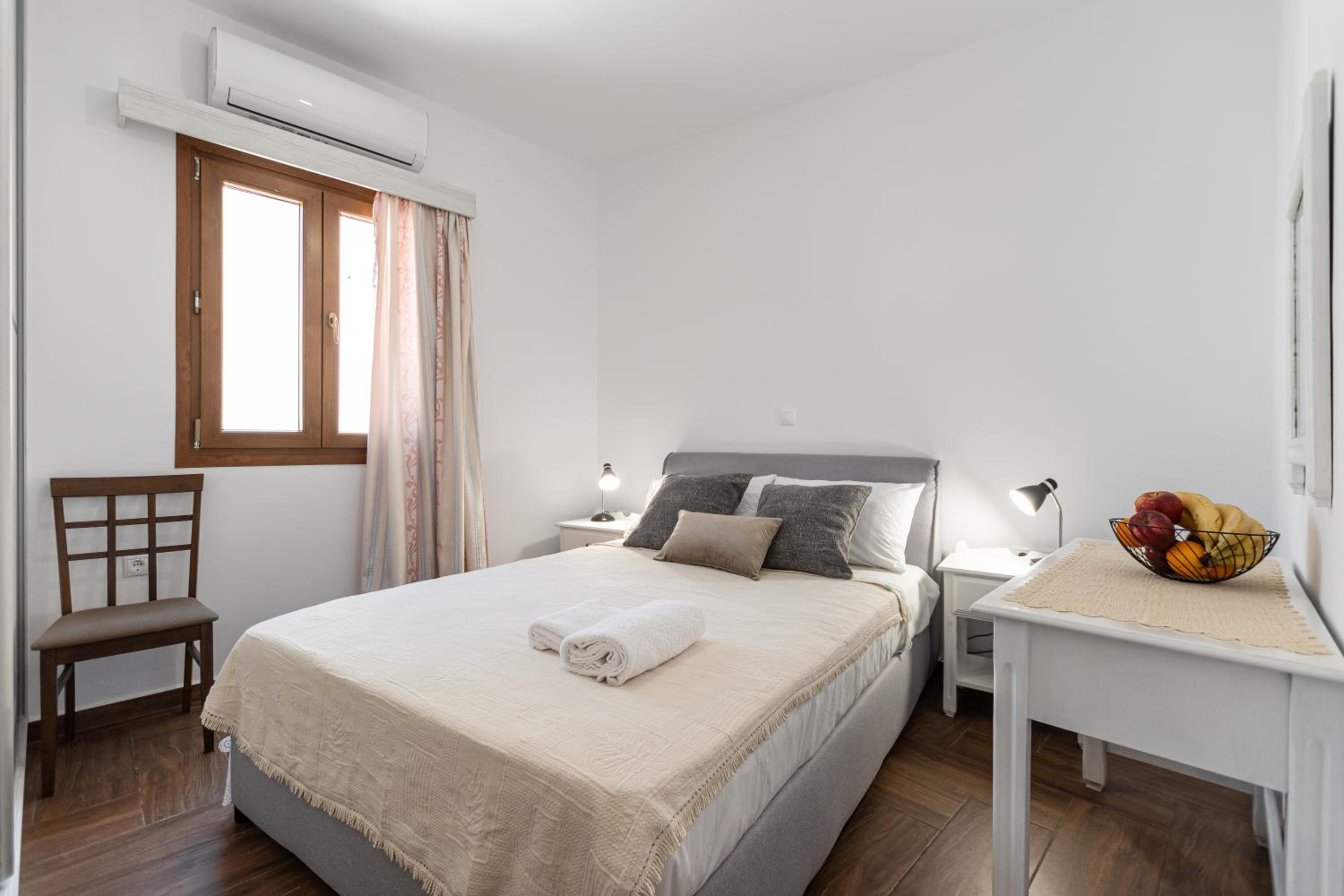 Naxian White House in Glinado photo 3