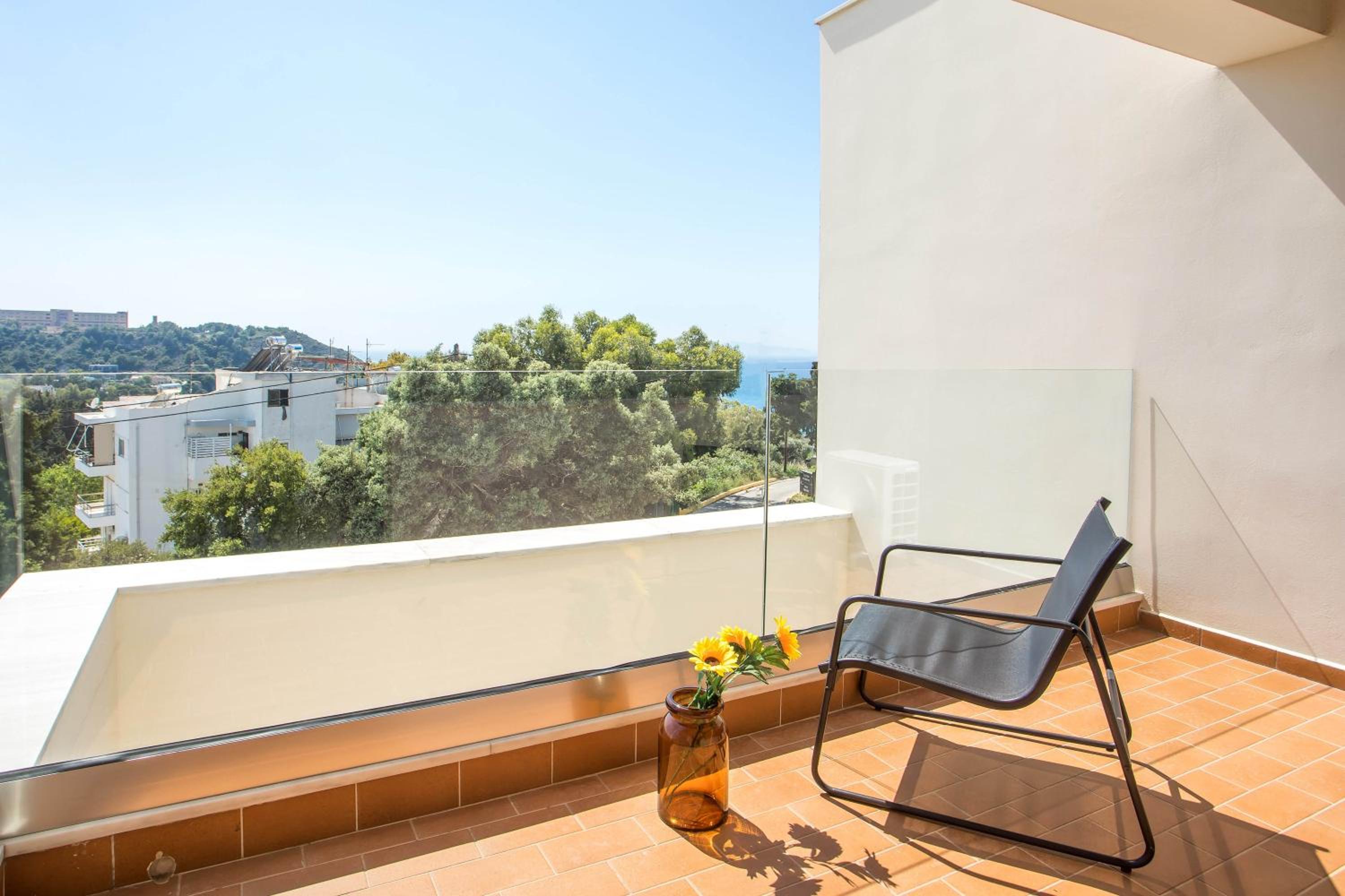 Eden Sunflower - Luxurious Apartment with Sea View
