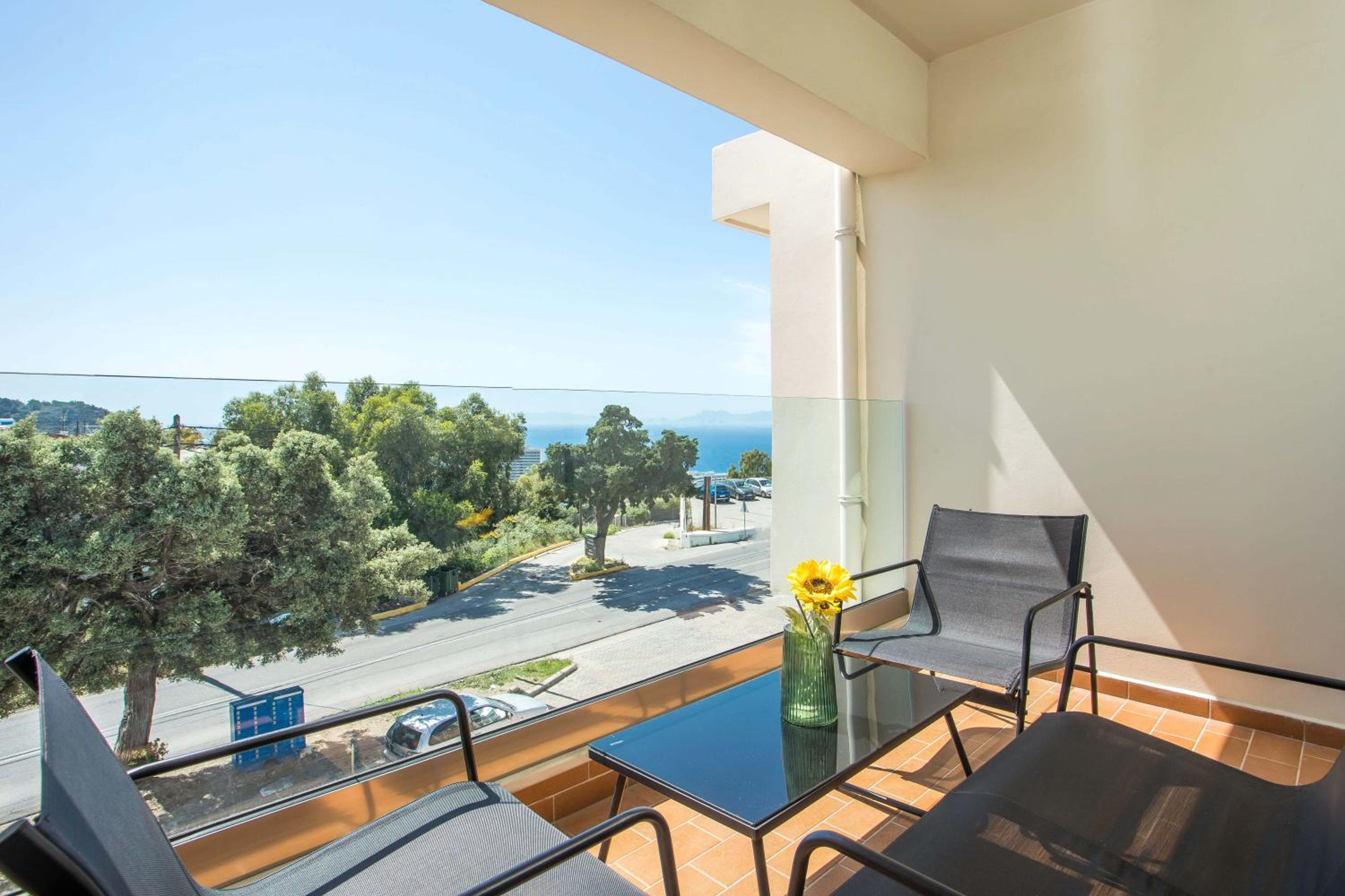Eden Sunflower - Luxurious Apartment with Sea View