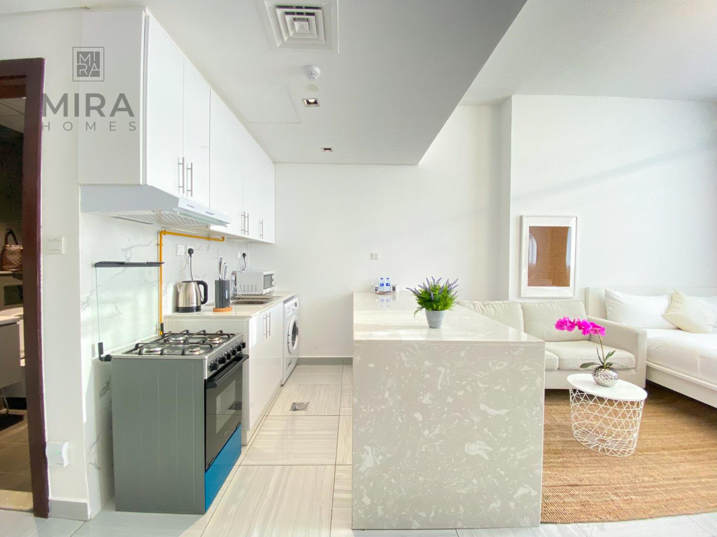 Mira Holiday Homes - Fully furnished studio in JVC
