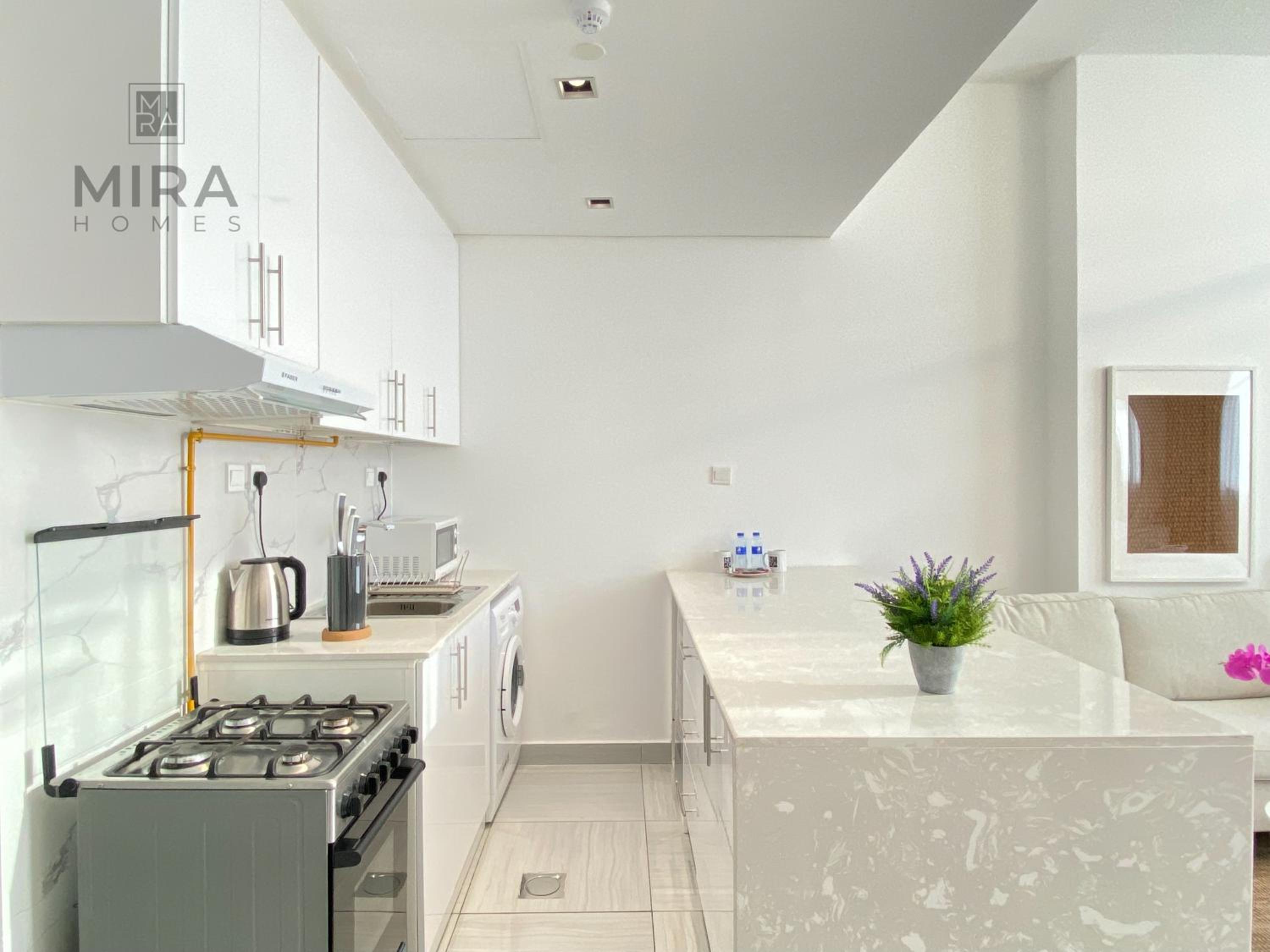 Mira Holiday Homes - Fully furnished studio in JVC