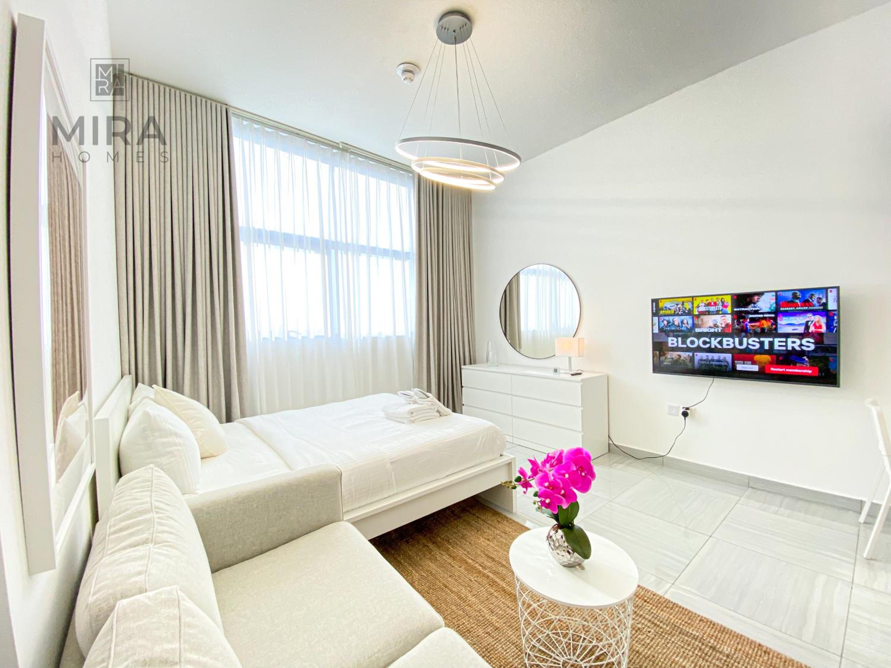 Mira Holiday Homes - Fully furnished studio in JVC