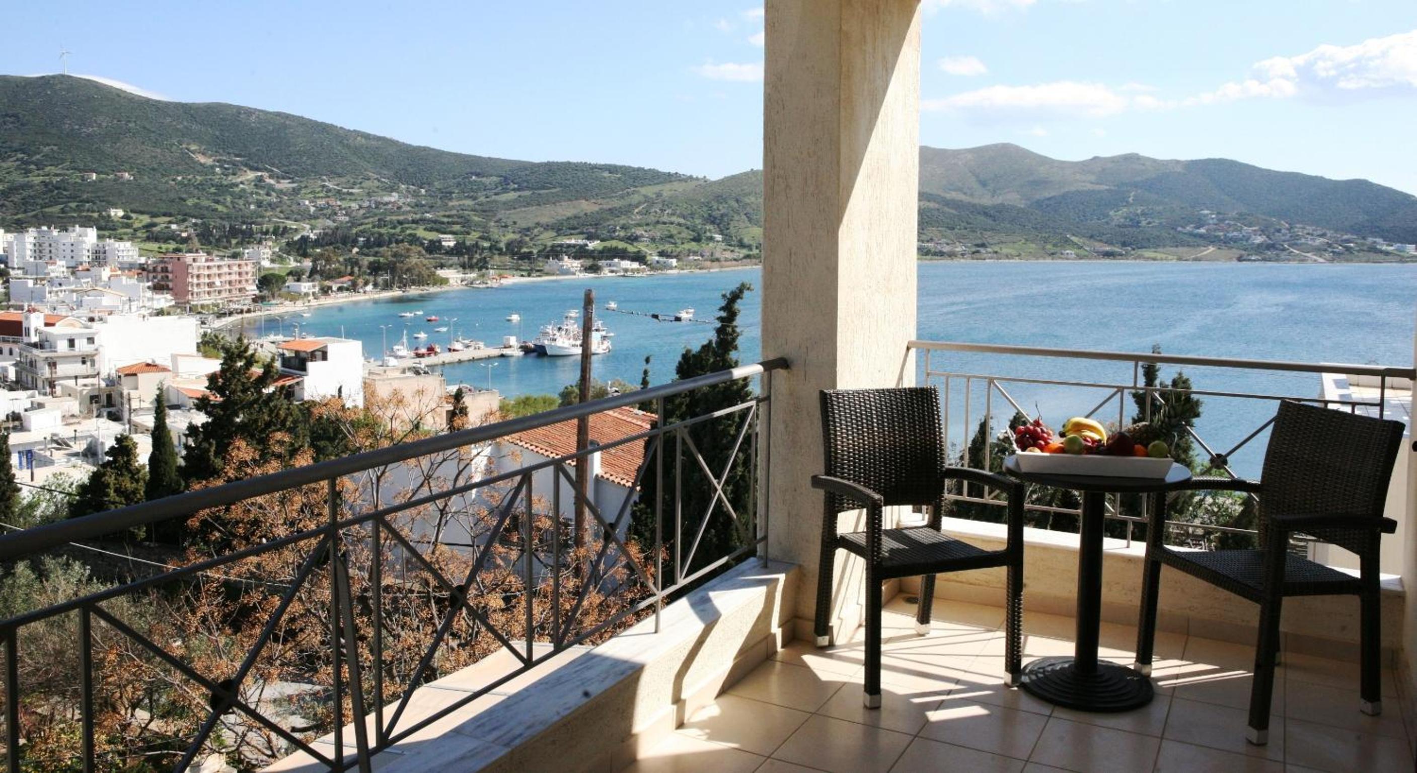 Thea Hotel - Studios & Suites