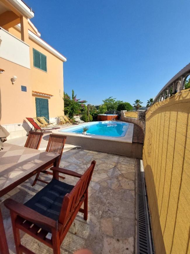 Apartments Maris