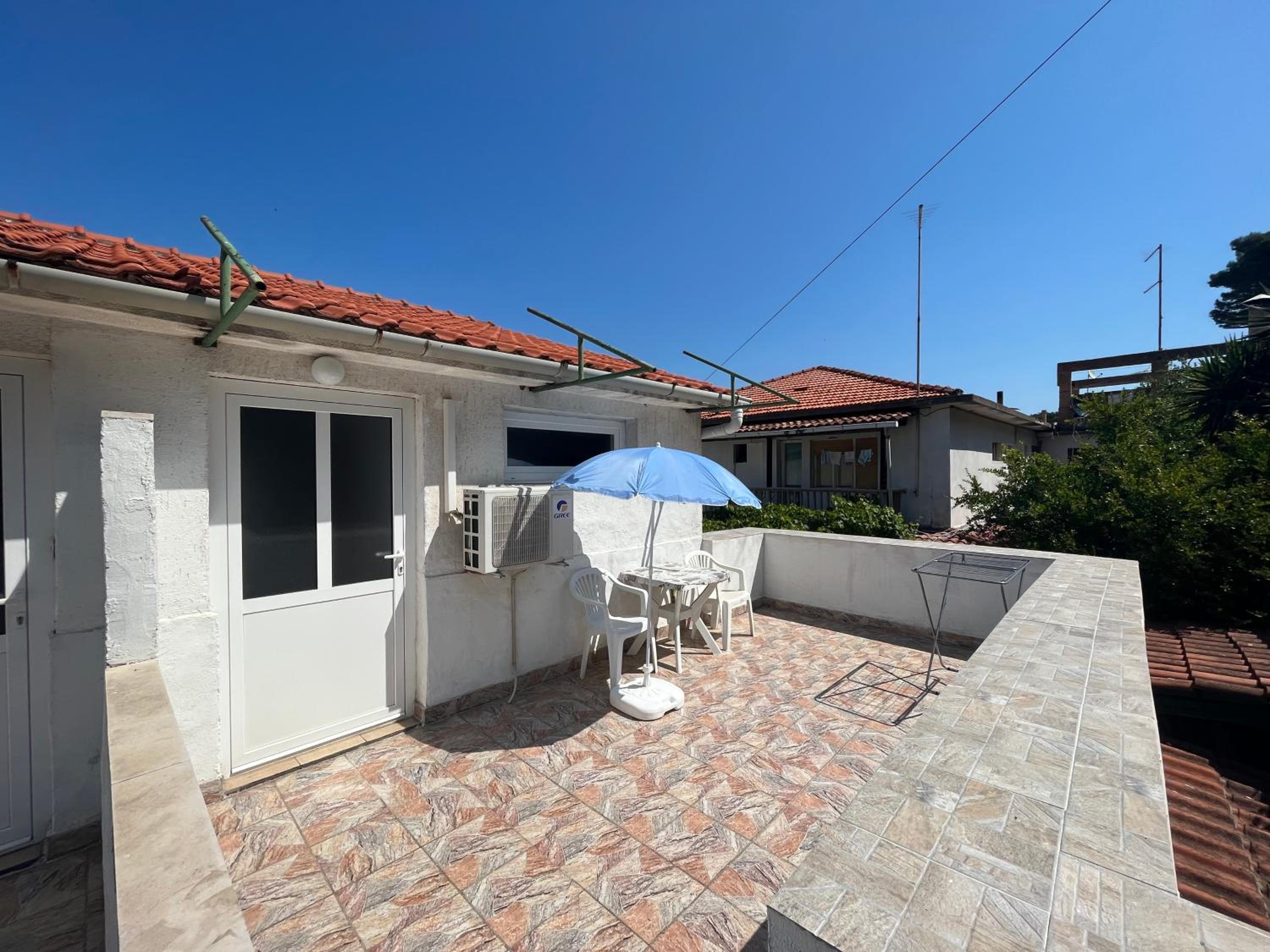 Apartments Peronja Jelsa Seafront