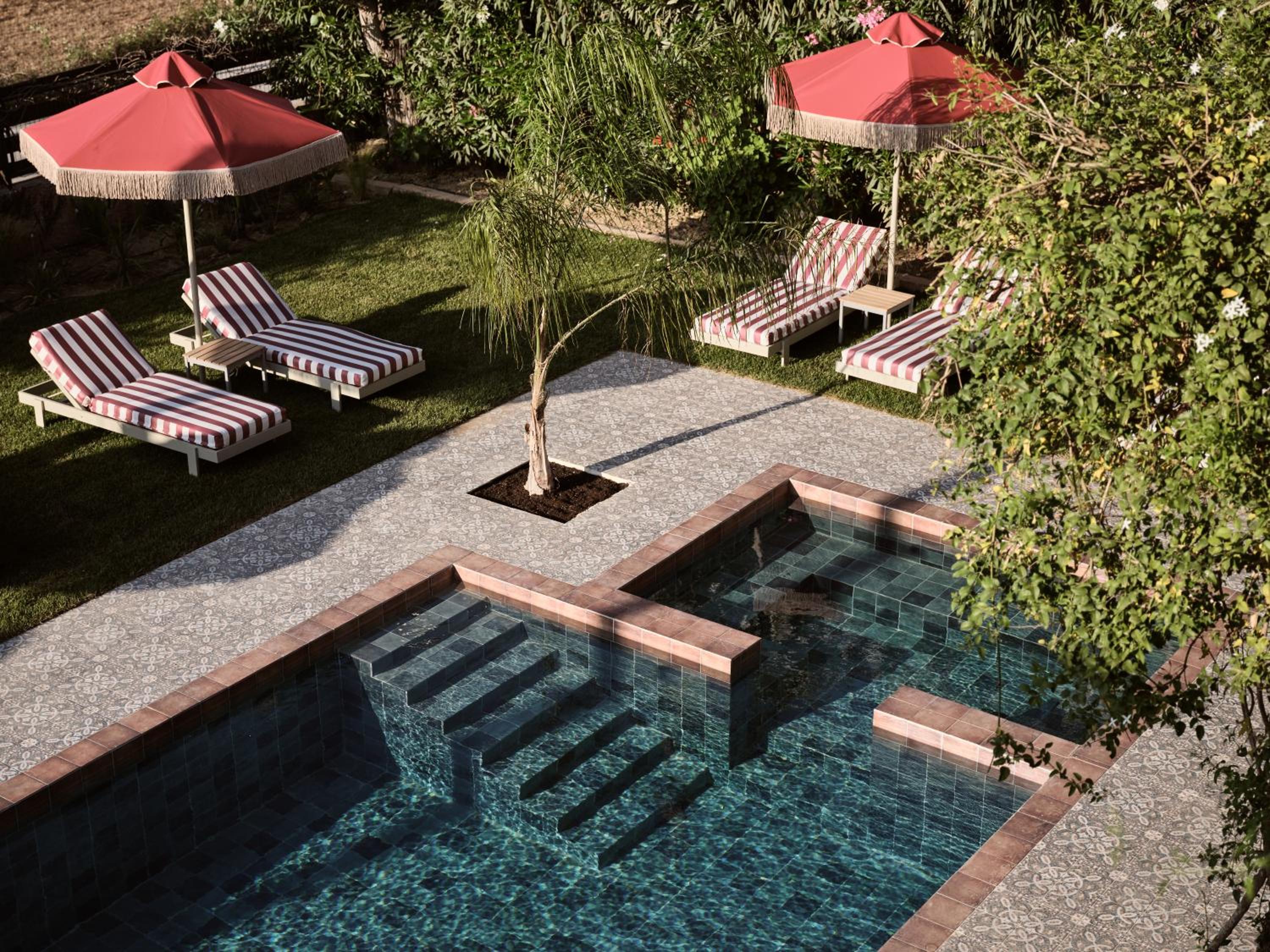 swimming pool