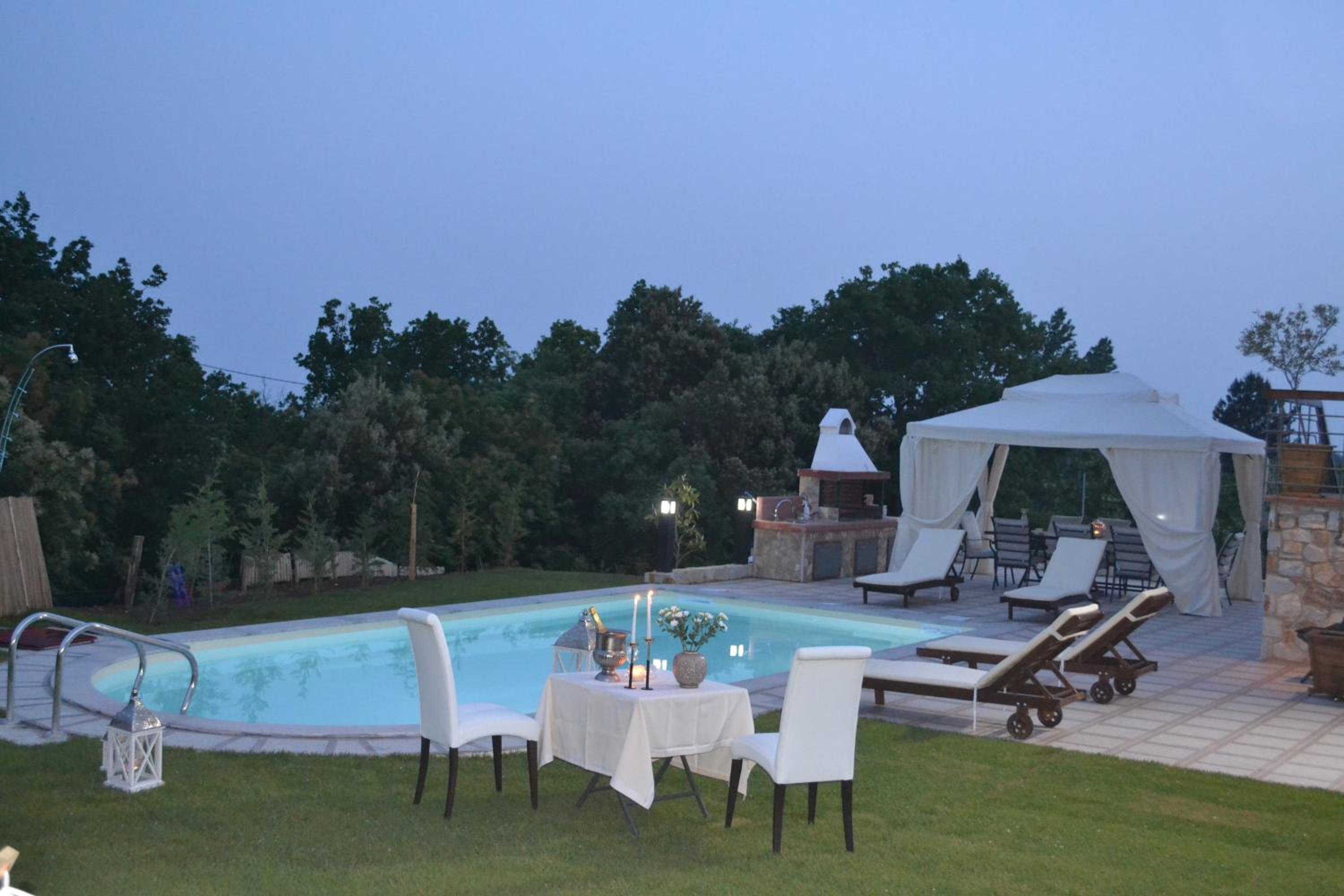 Evmorfes Villas