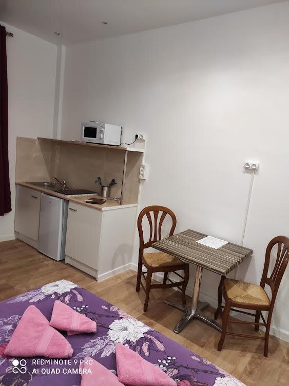 Hostel Lyonnais view 4