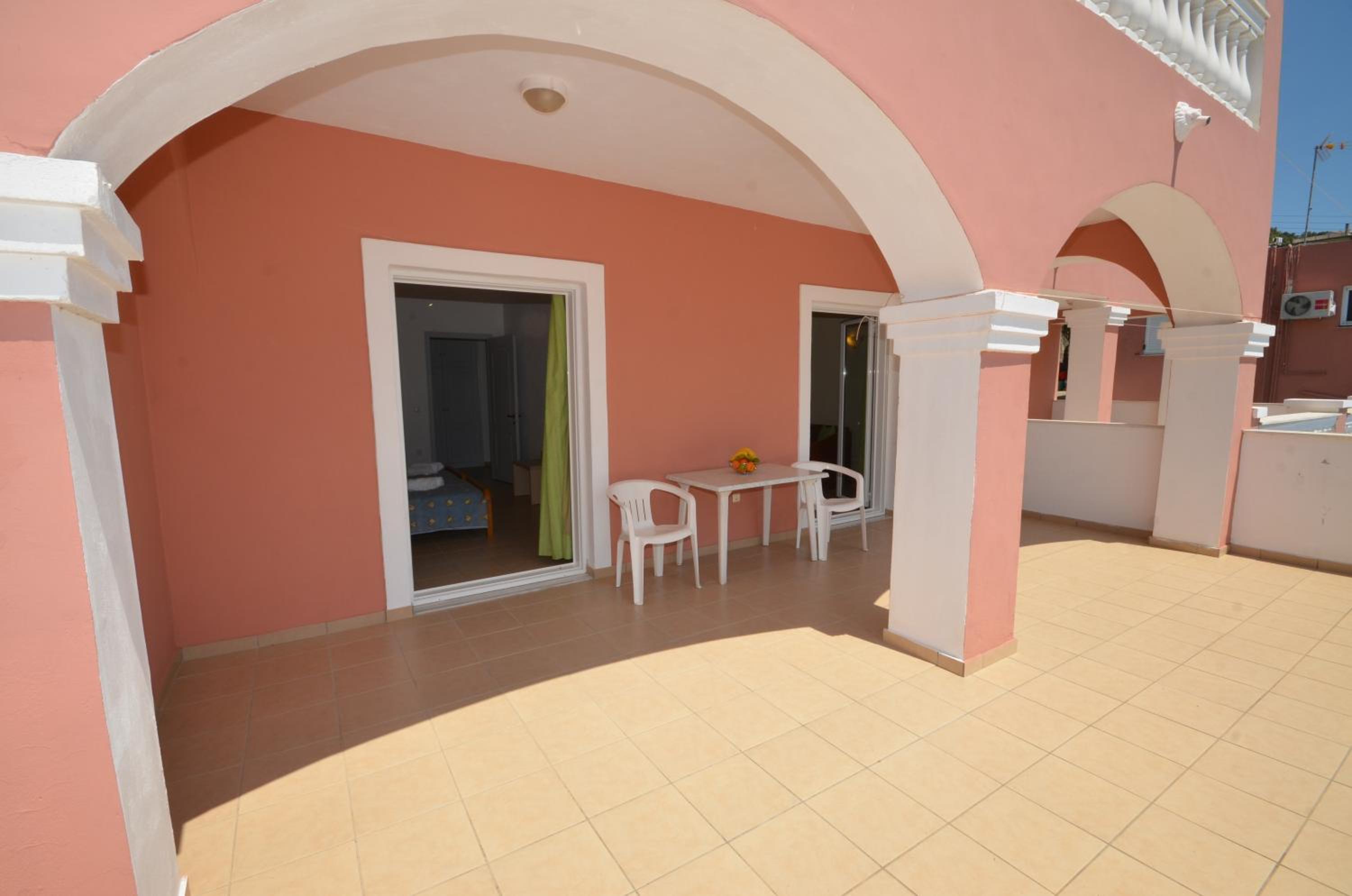 Paradiso Aparthotel