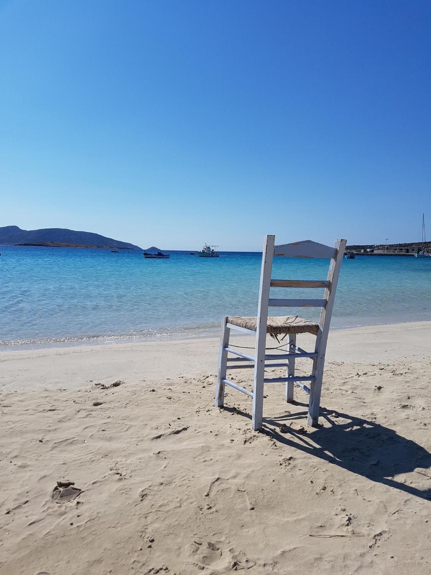 VILLA THEIA - SELENE , appartement de charme pour 4 à 6 personnes prés de la plage et du village de Koufonissi