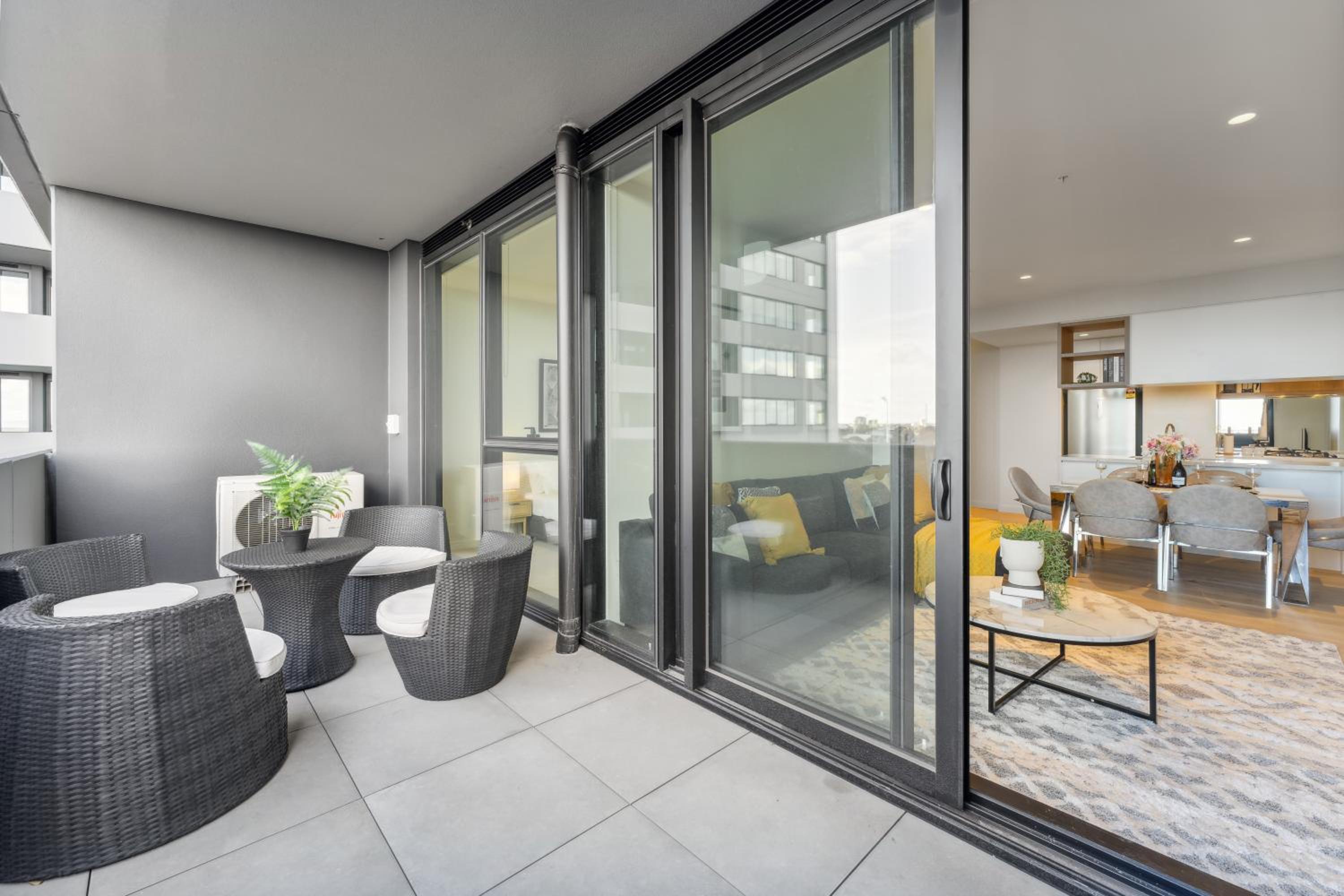 Mega Style Apartments RIconic