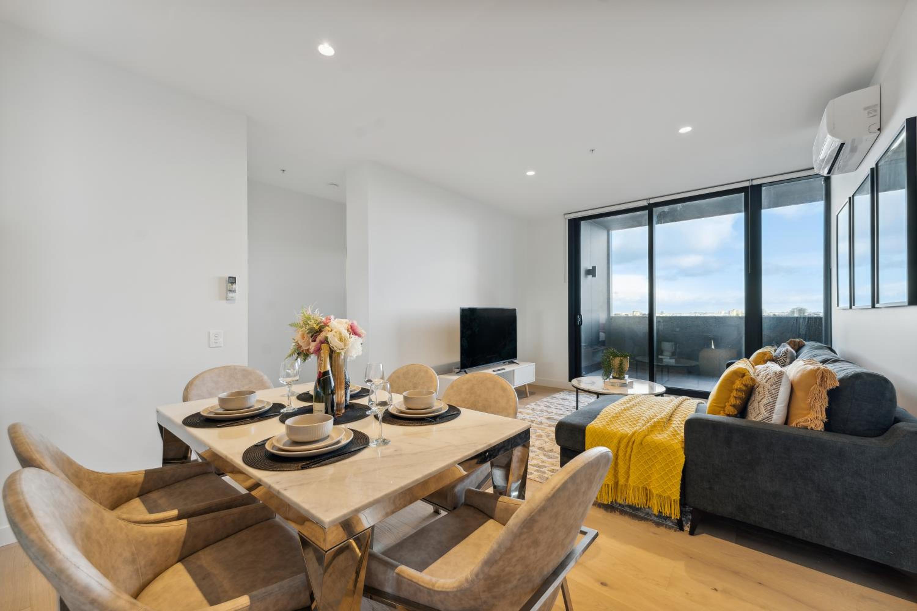 Mega Style Apartments RIconic