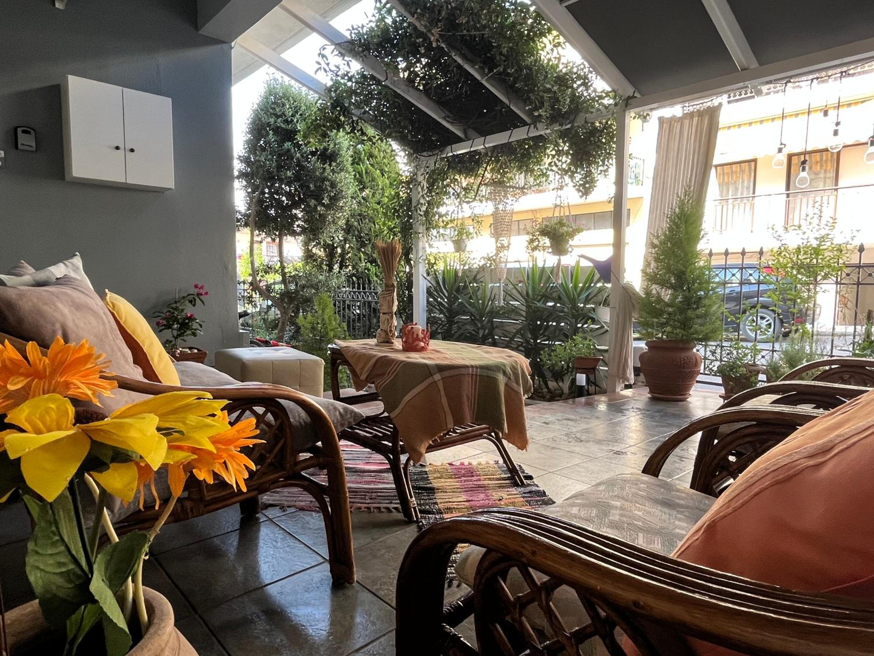 Electra Garden House