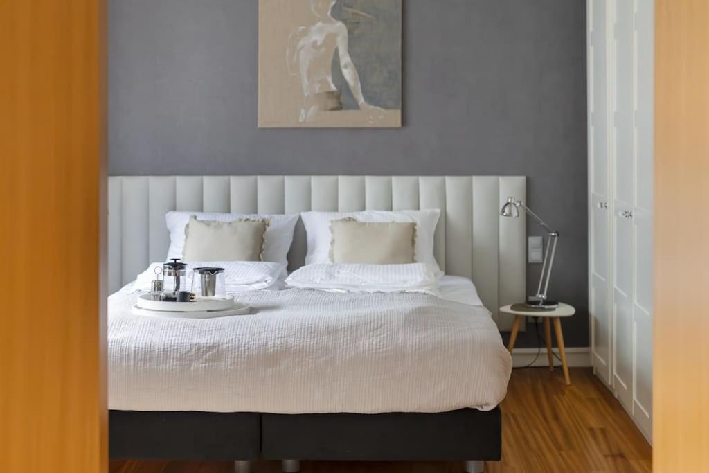 Chmielna City Center Spacious Apartment with Bath