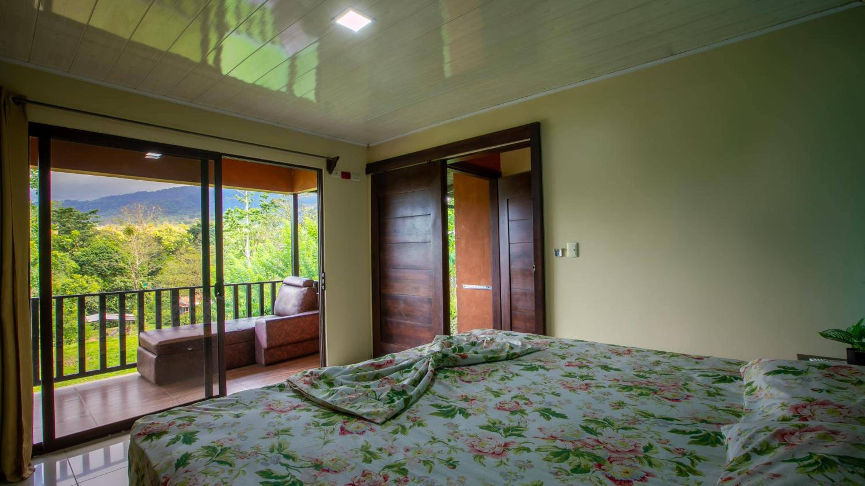 Green Leaf House