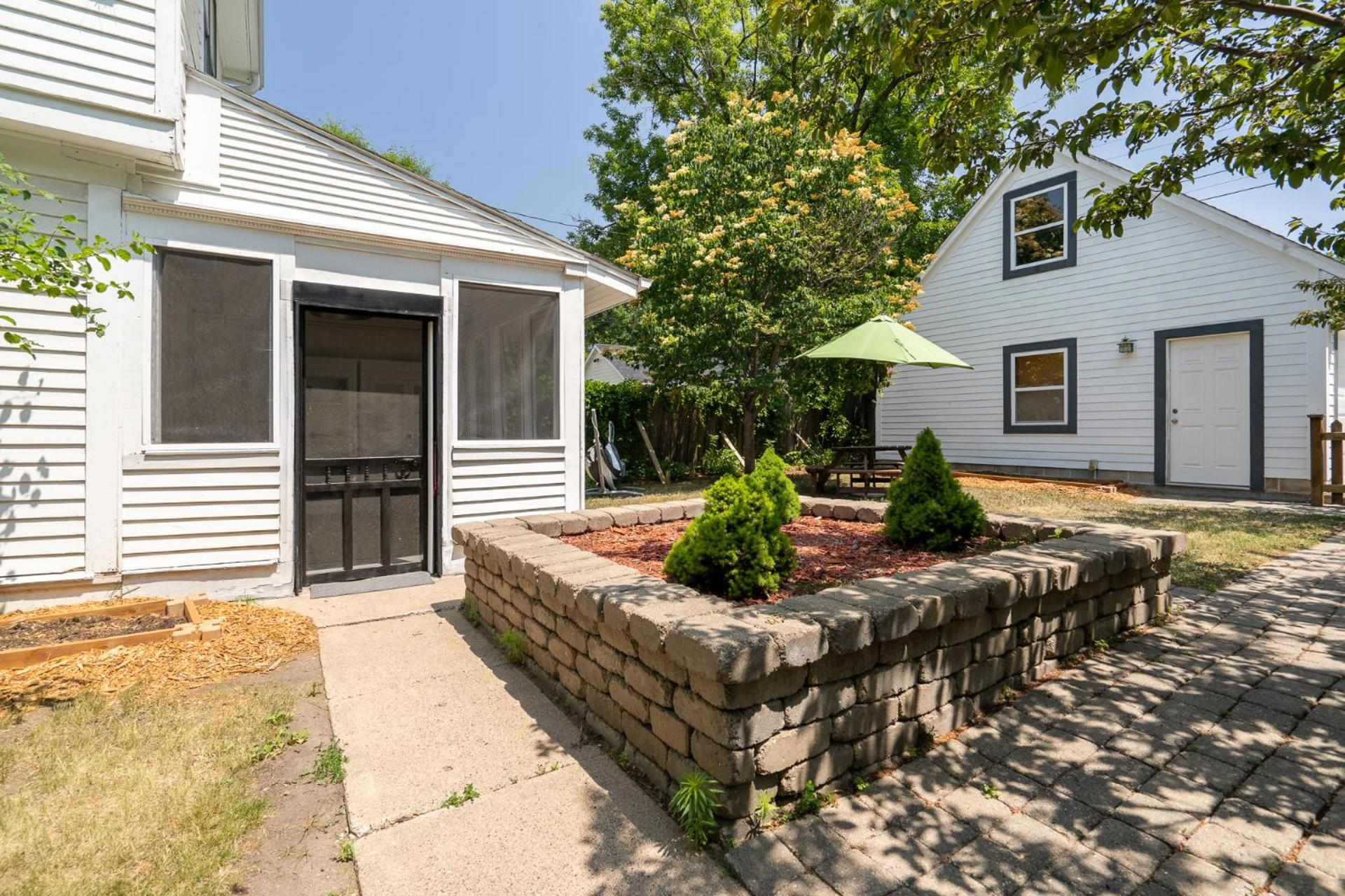 Minneapolis / St Paul Vacations - Linden Hills Luxury Charmer - Property Image 4