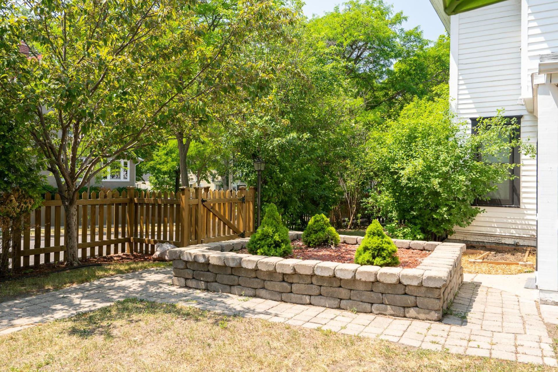 Minneapolis / St Paul Vacations - Linden Hills Luxury Charmer - Property Image 3