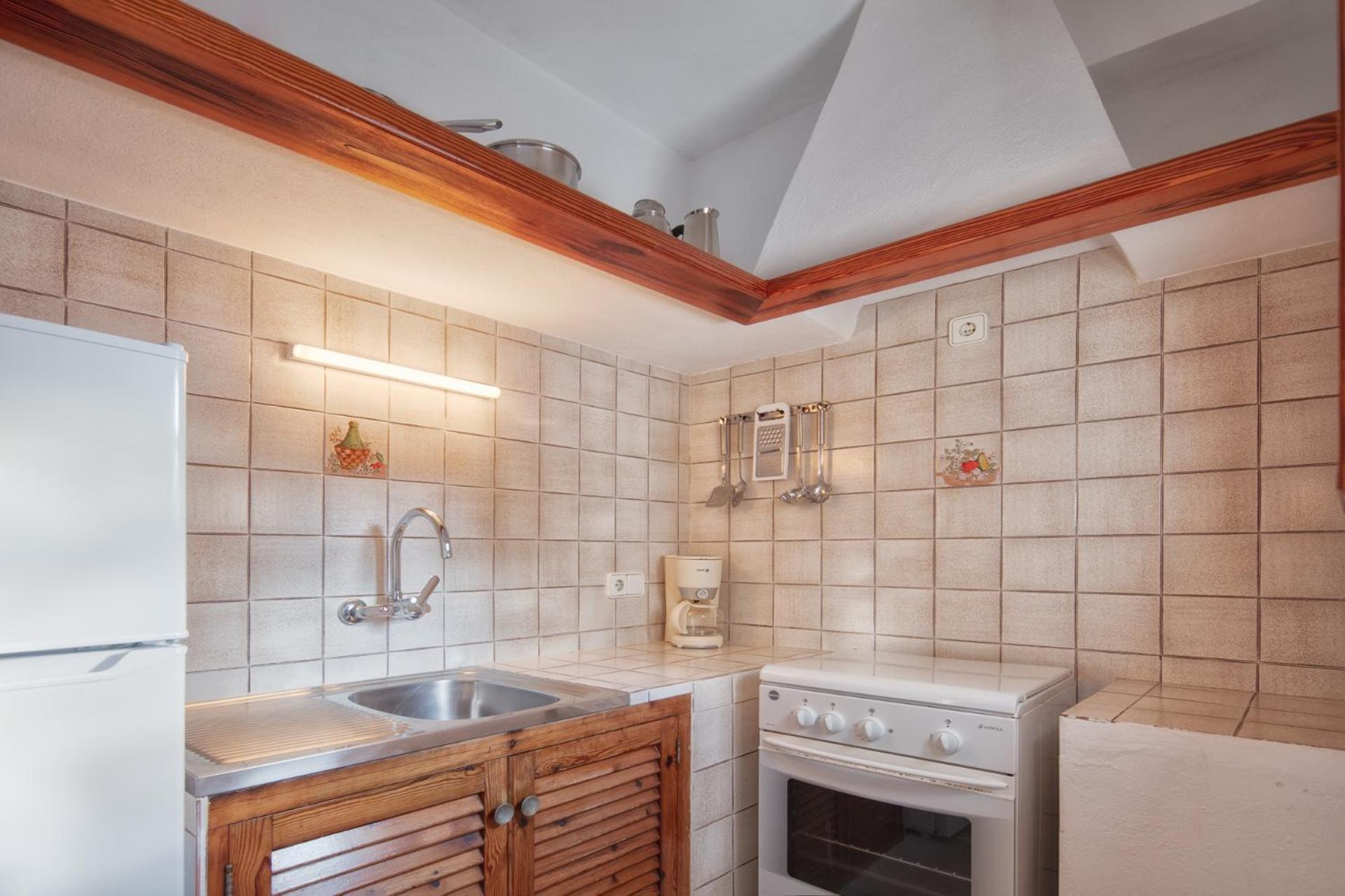 Cardona Tourist Accommodations - Standard 1 Bedroom Apartment photo 2