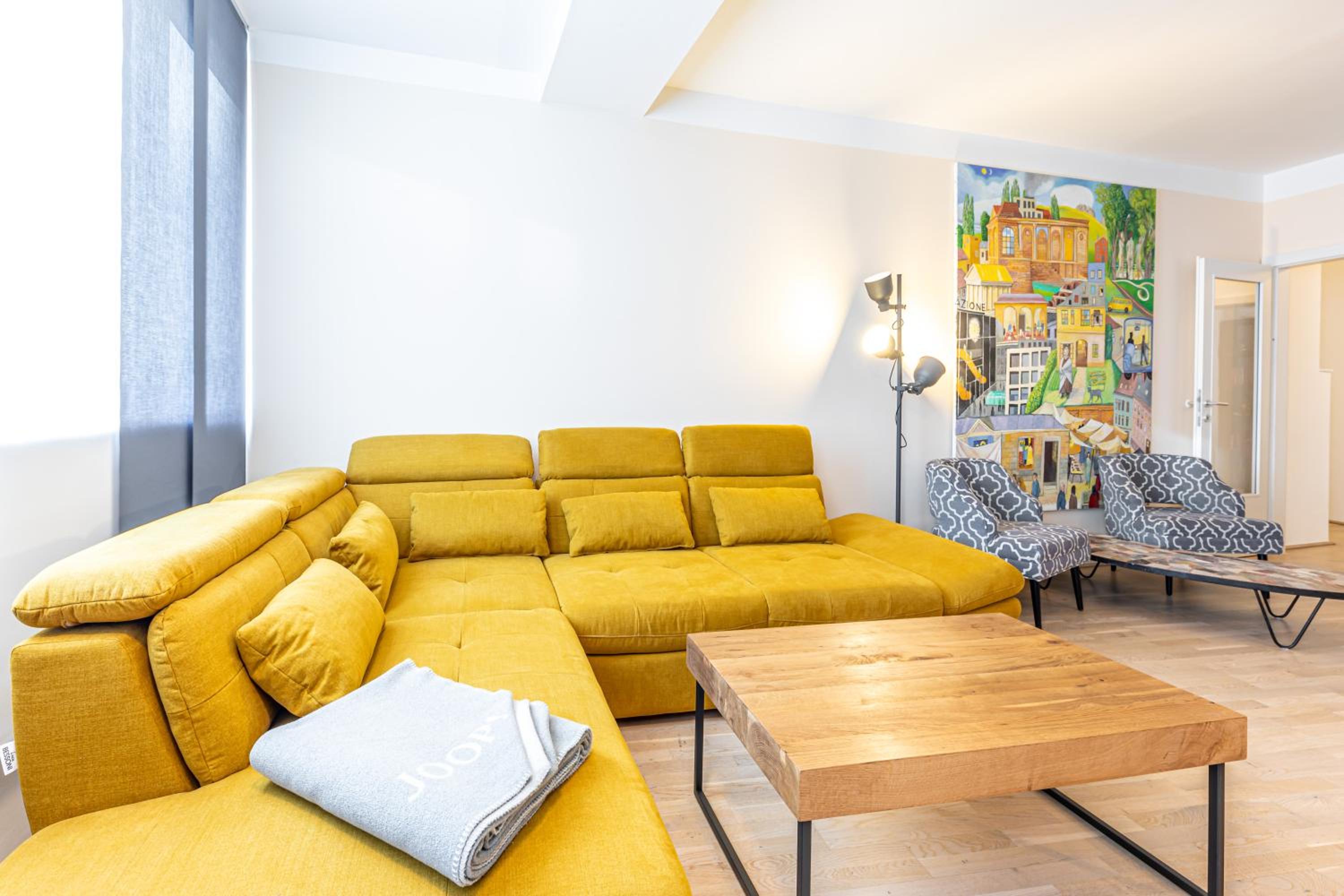 Vienna Apartment 1010