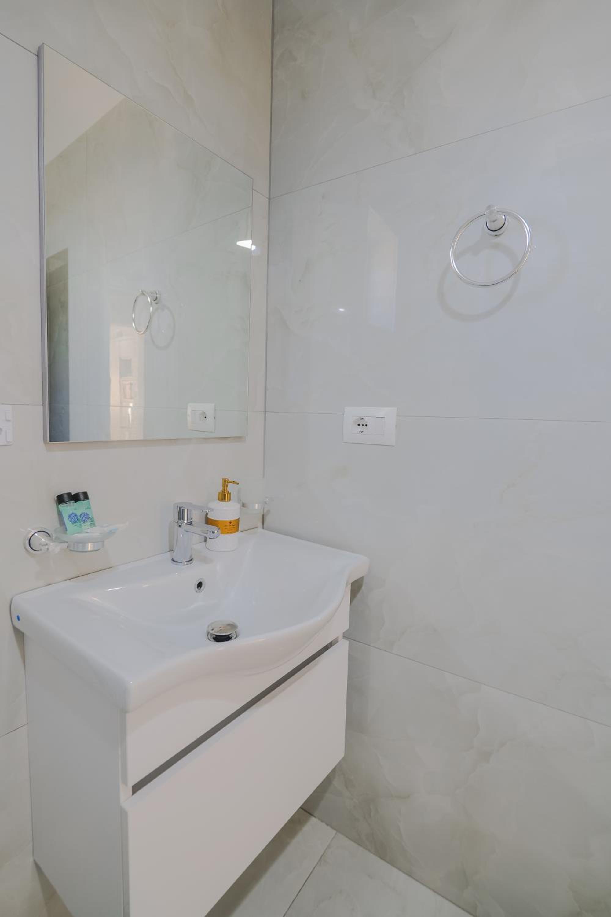 Eleni Guest House