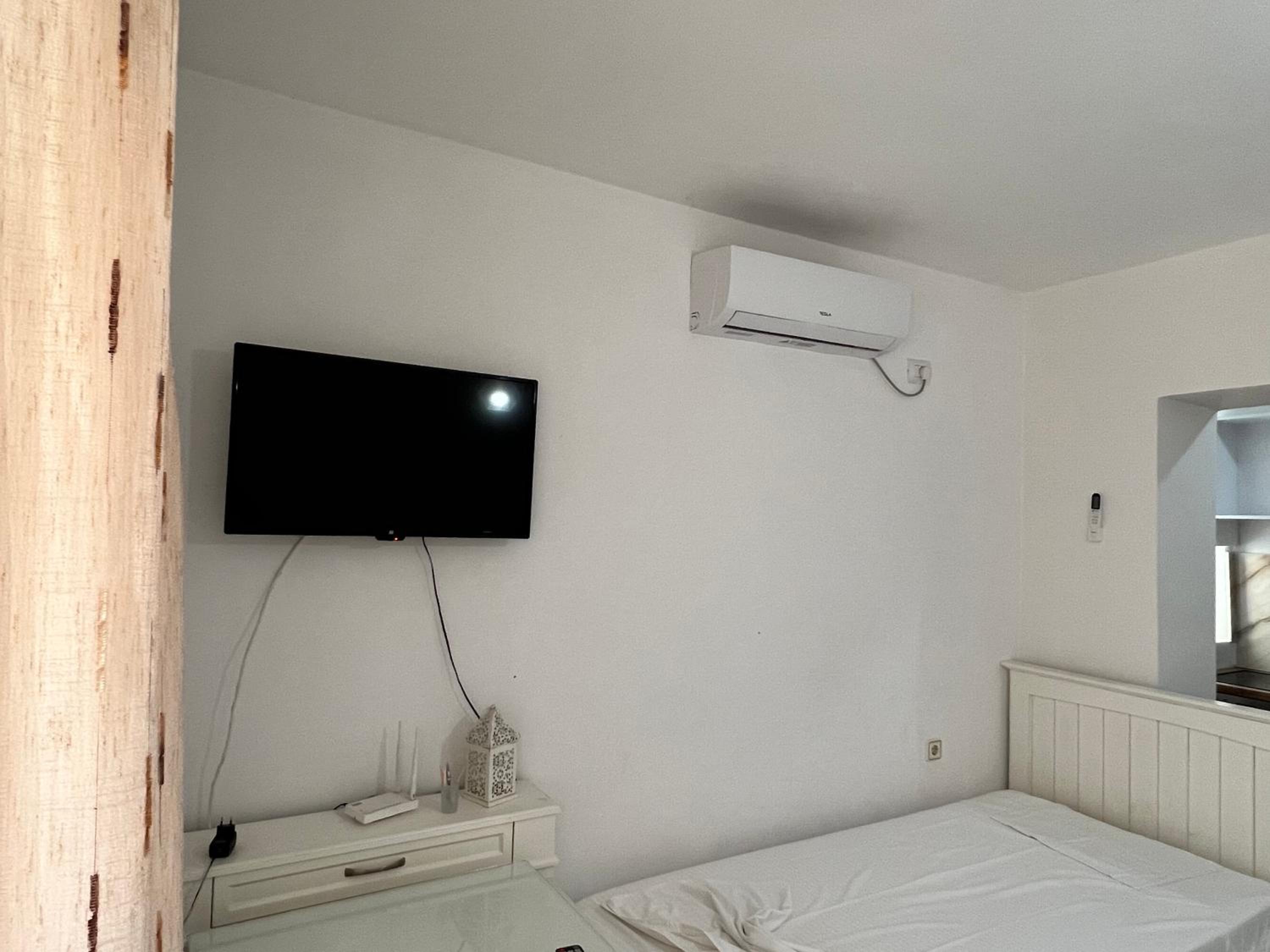 88 Apartment Himare