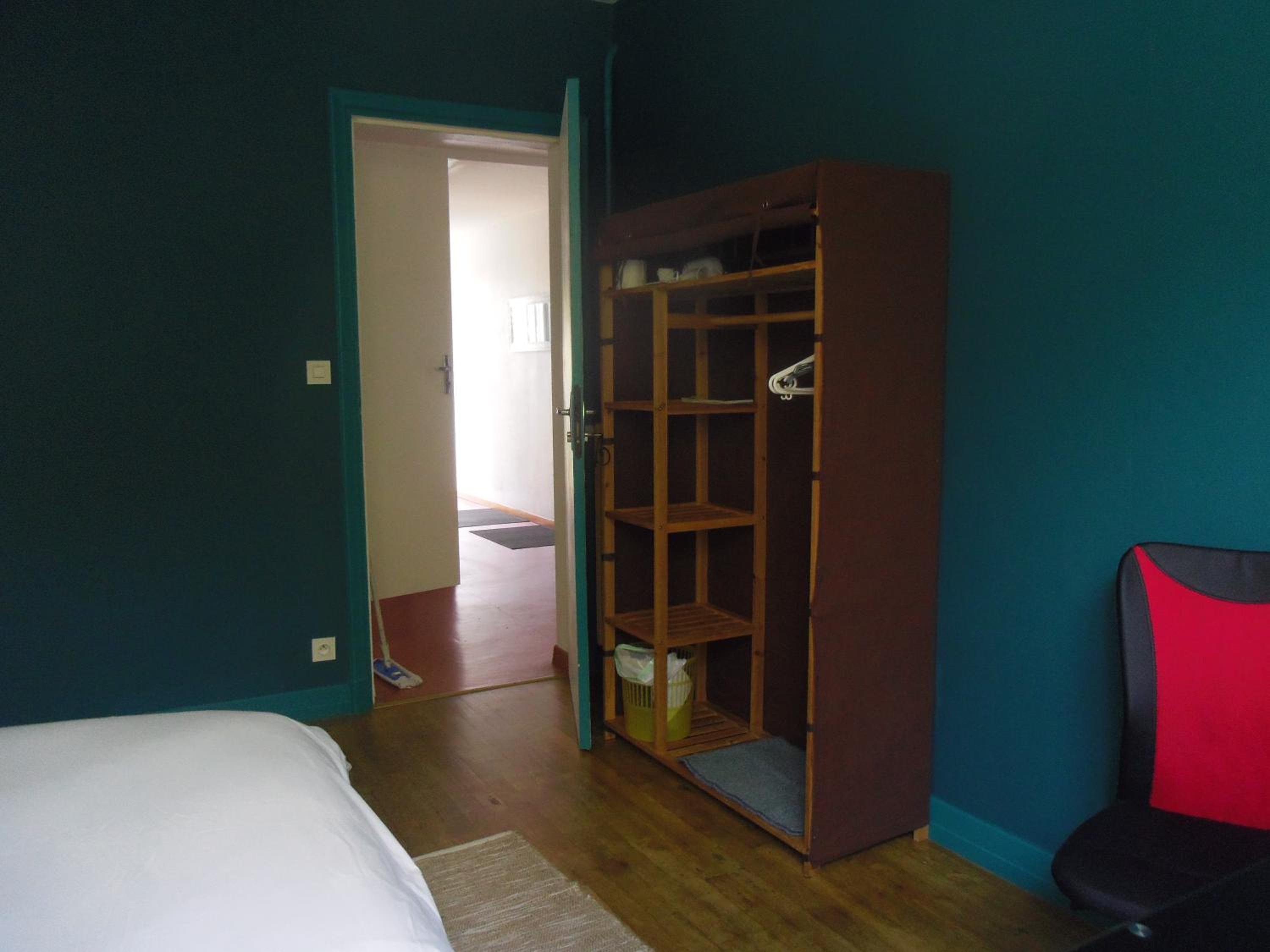 Chambre meublée sympa proche centre ville Lorient photo 4