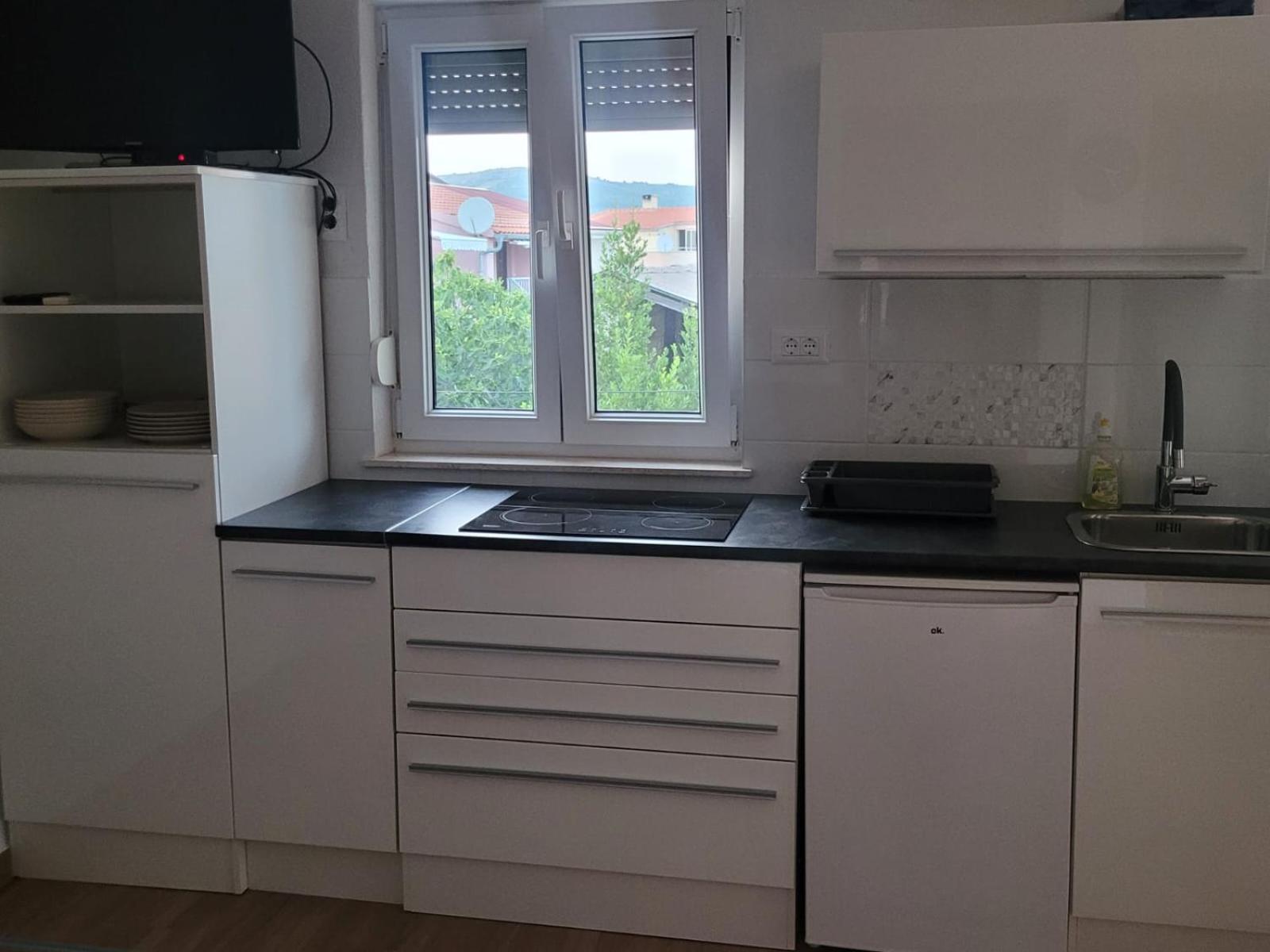 Apartments Matanovic view 4