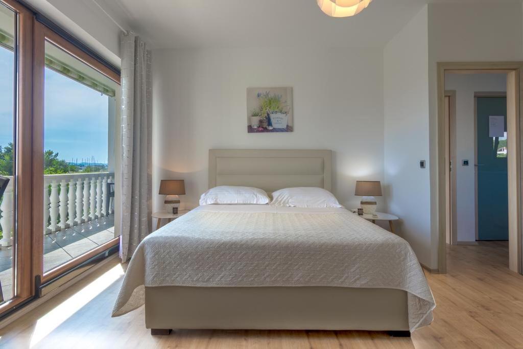 Apartments Emanuela view 2