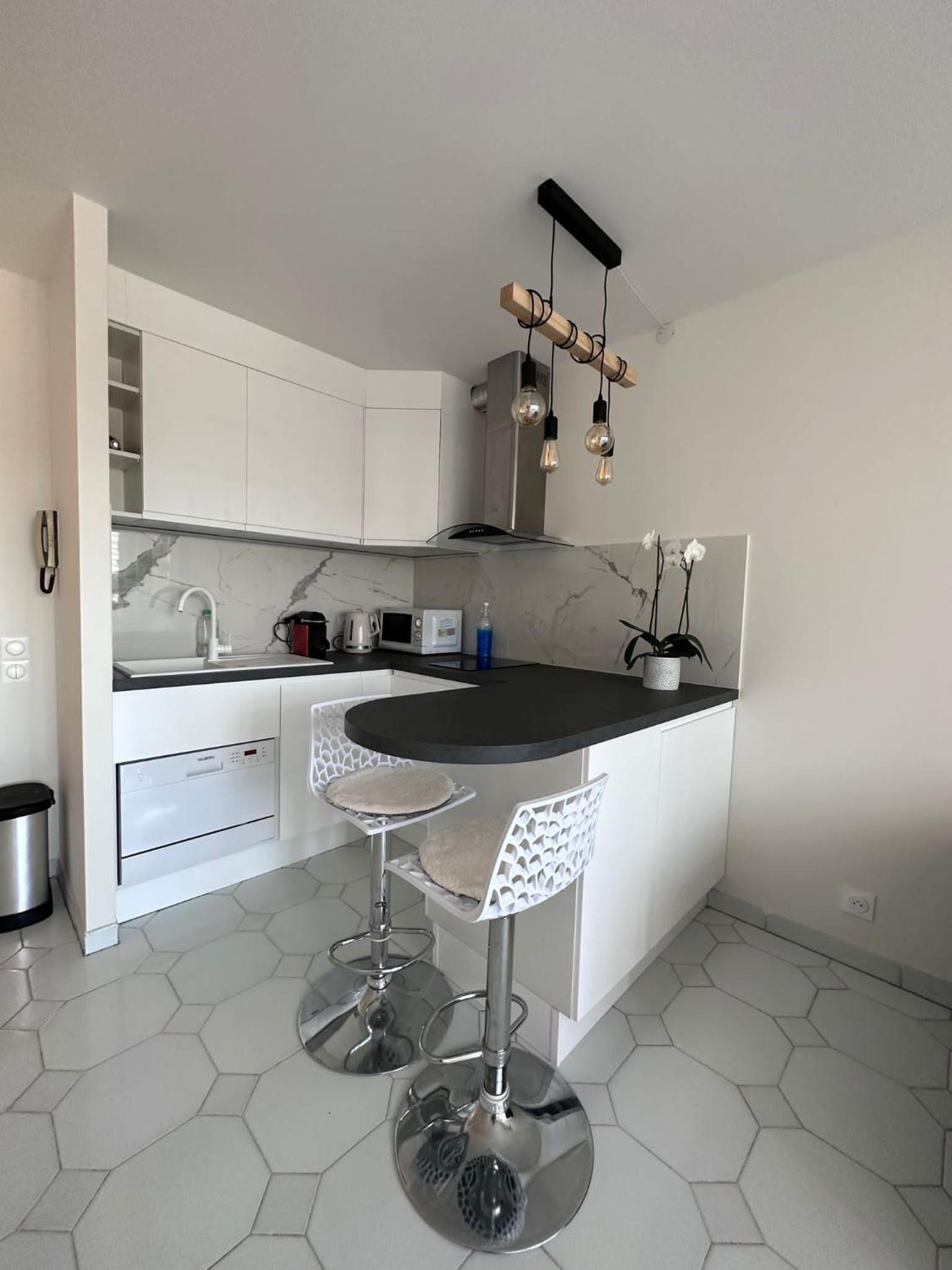 Studio Antibes Port Vauban.
